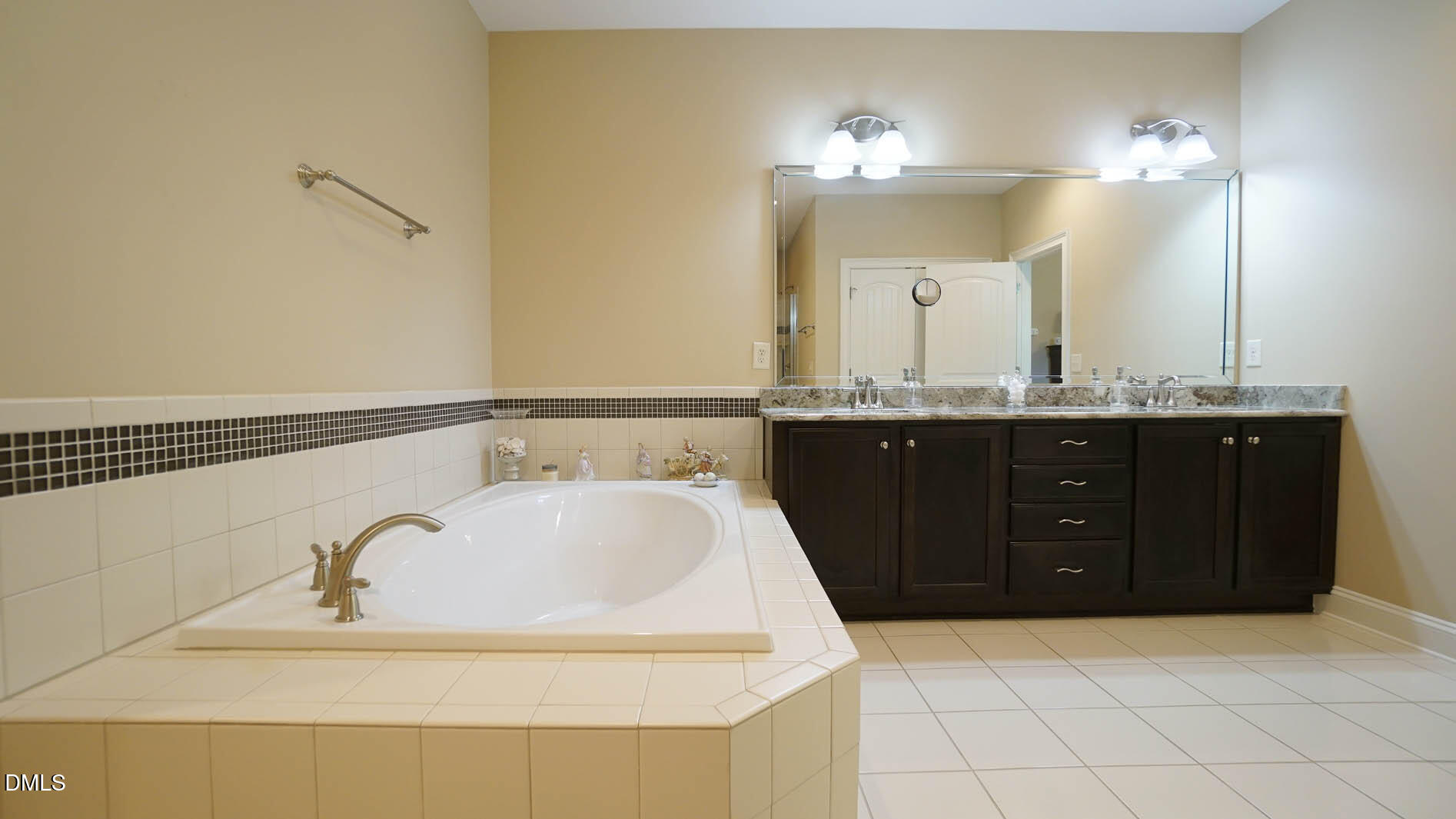 12820 Edsel Drive Property Photo 42