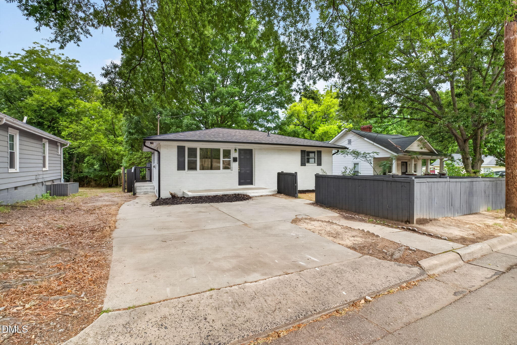 1309 N Hyde Park Avenue Property Photo 3