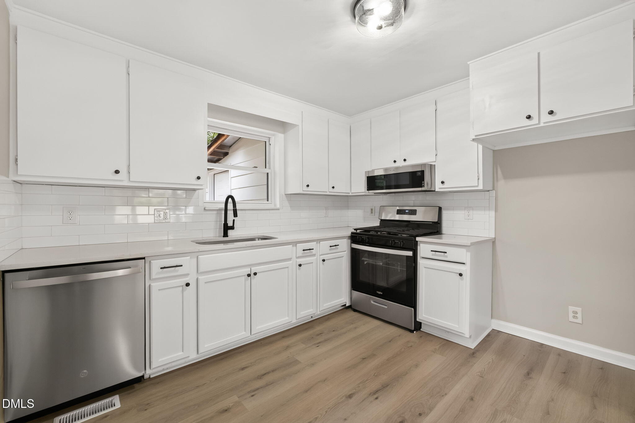 1309 N Hyde Park Avenue Property Photo 4