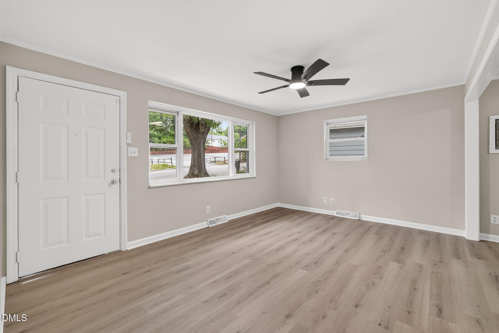 1309 N Hyde Park Avenue Property Photo 10