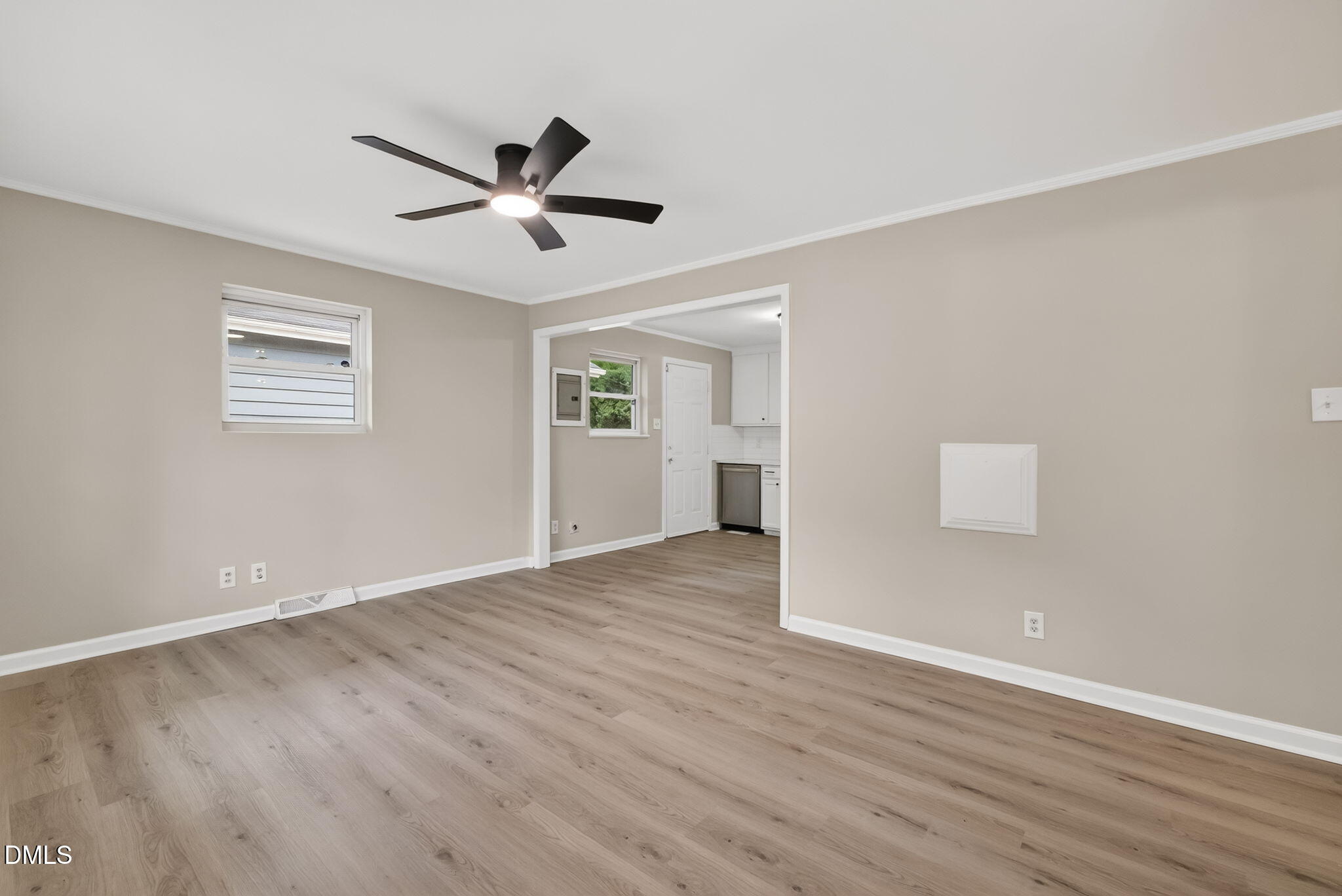 1309 N Hyde Park Avenue Property Photo 11