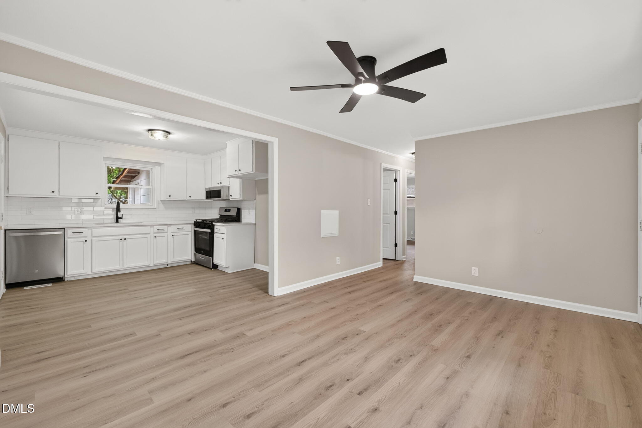 1309 N Hyde Park Avenue Property Photo 12