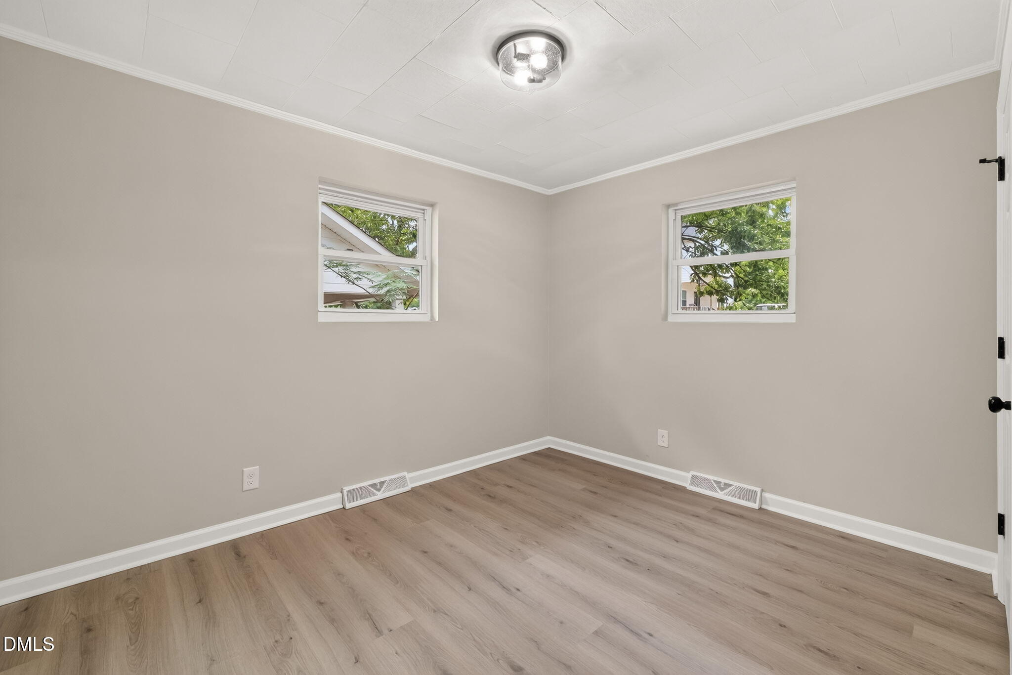 1309 N Hyde Park Avenue Property Photo 20
