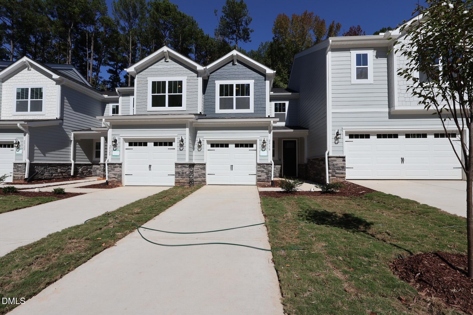 2918 Spring Manor Way Property Photo 2