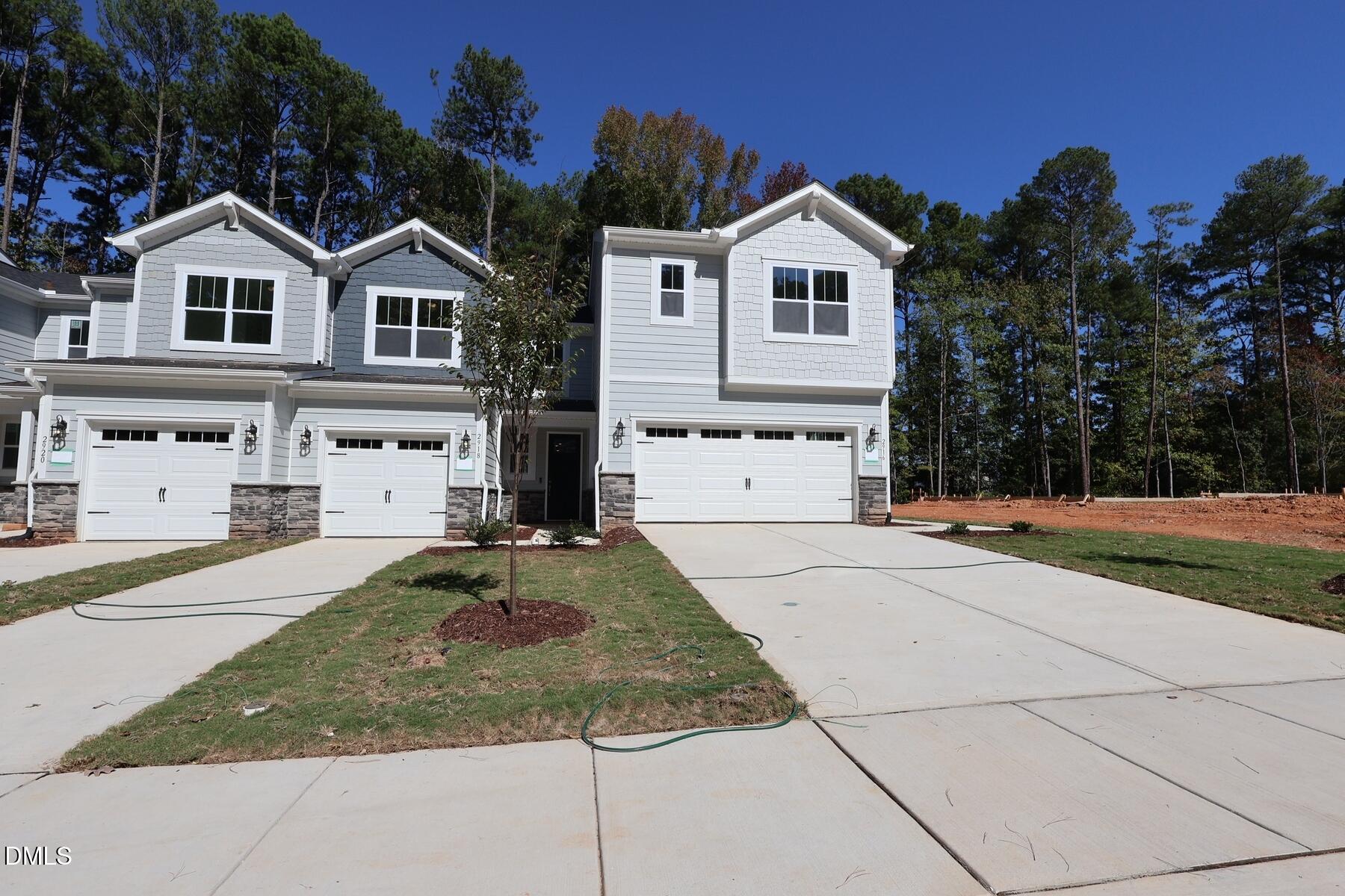 2916 Spring Manor Way Property Photo 2