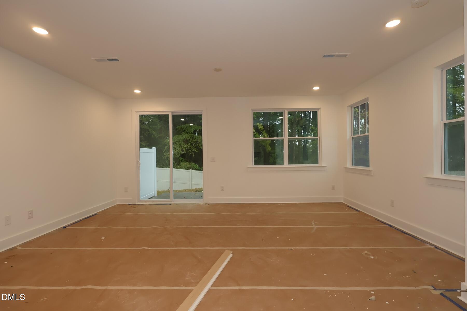 2916 Spring Manor Way Property Photo 7