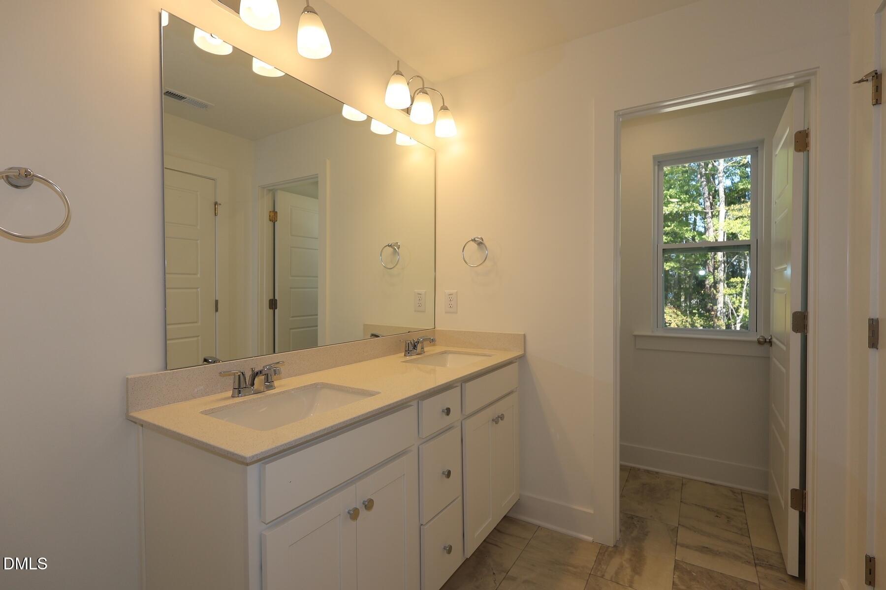 2916 Spring Manor Way Property Photo 10