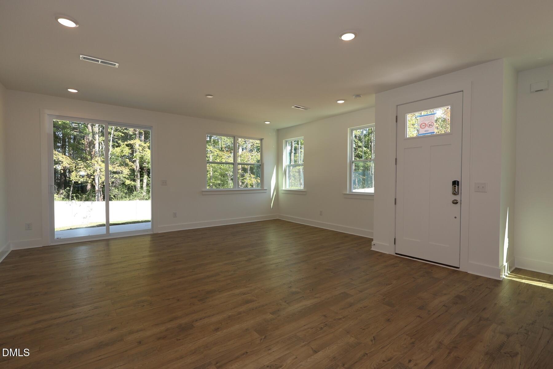 2916 Spring Manor Way Property Photo 11
