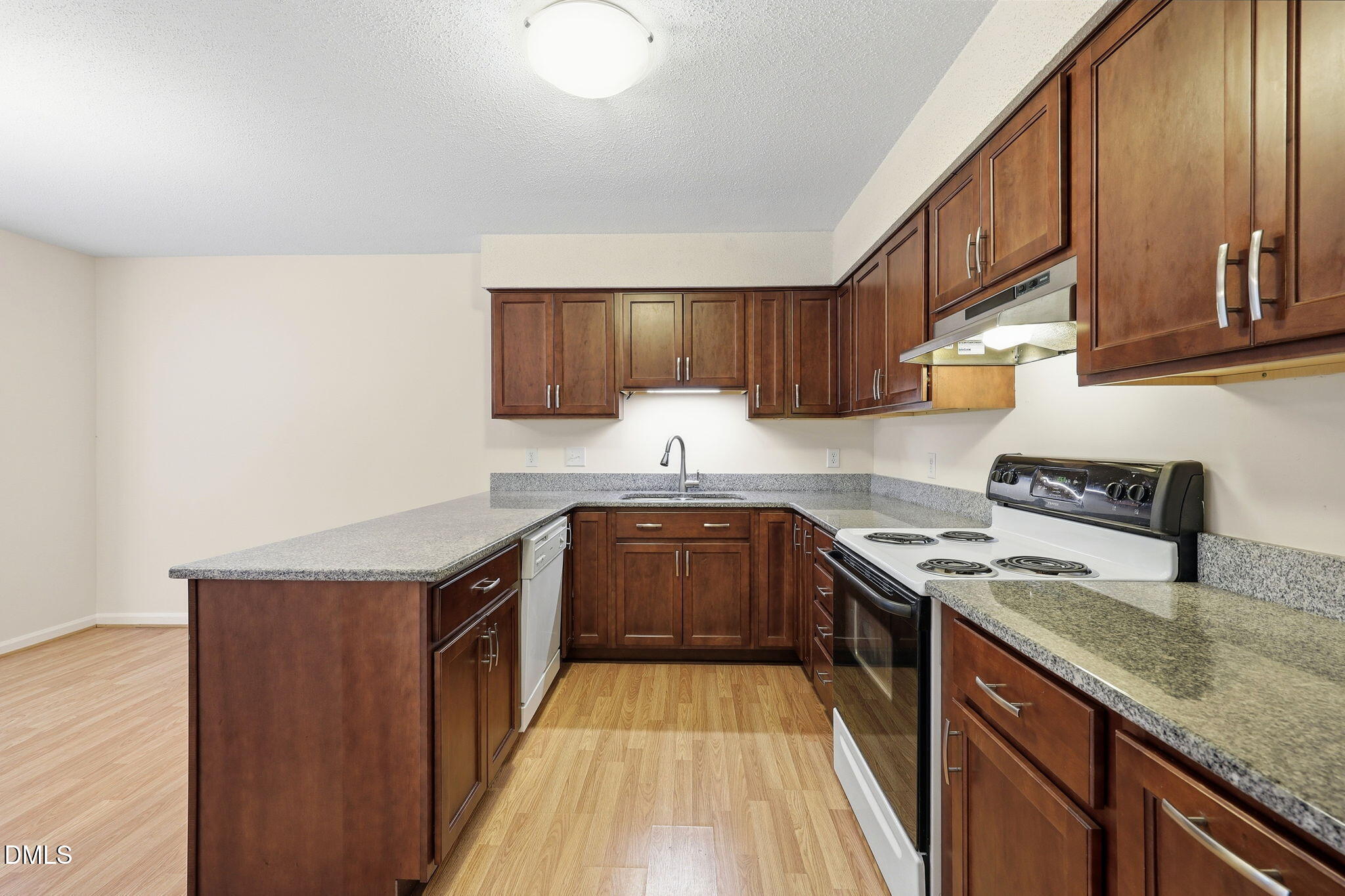 844 Athens Drive C Property Photo 4