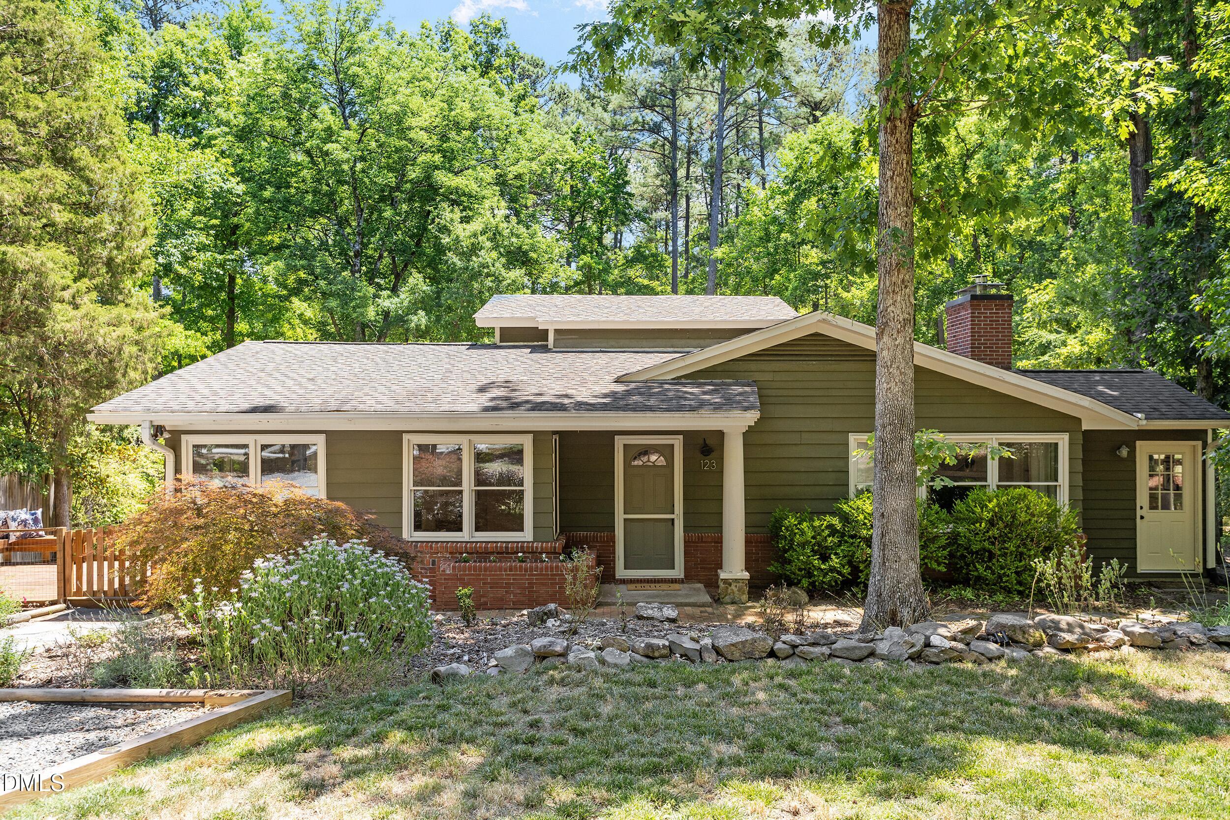 123 Windsor Circle Property Photo 1