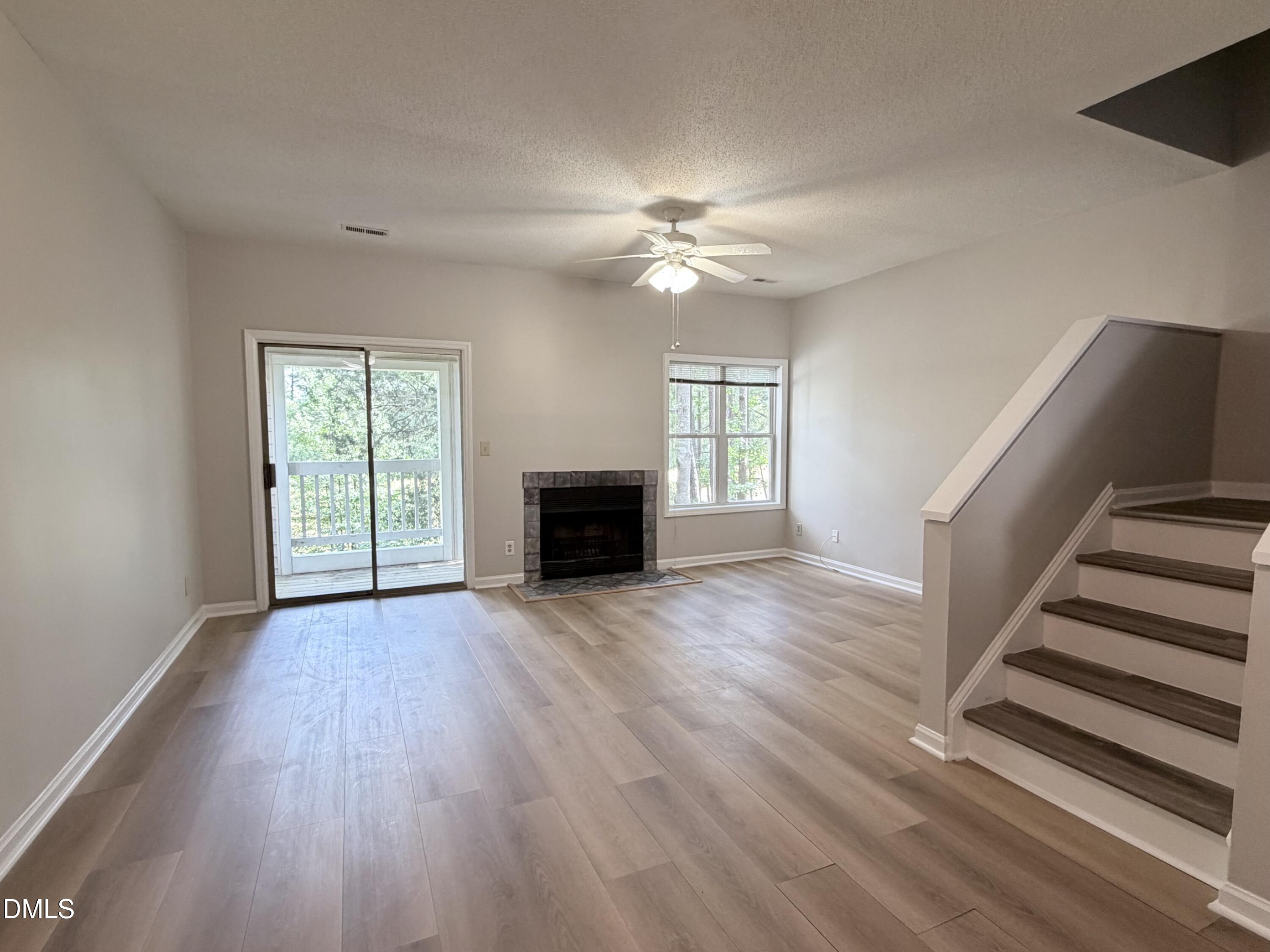 6011 Winterpointe Lane Property Photo 4