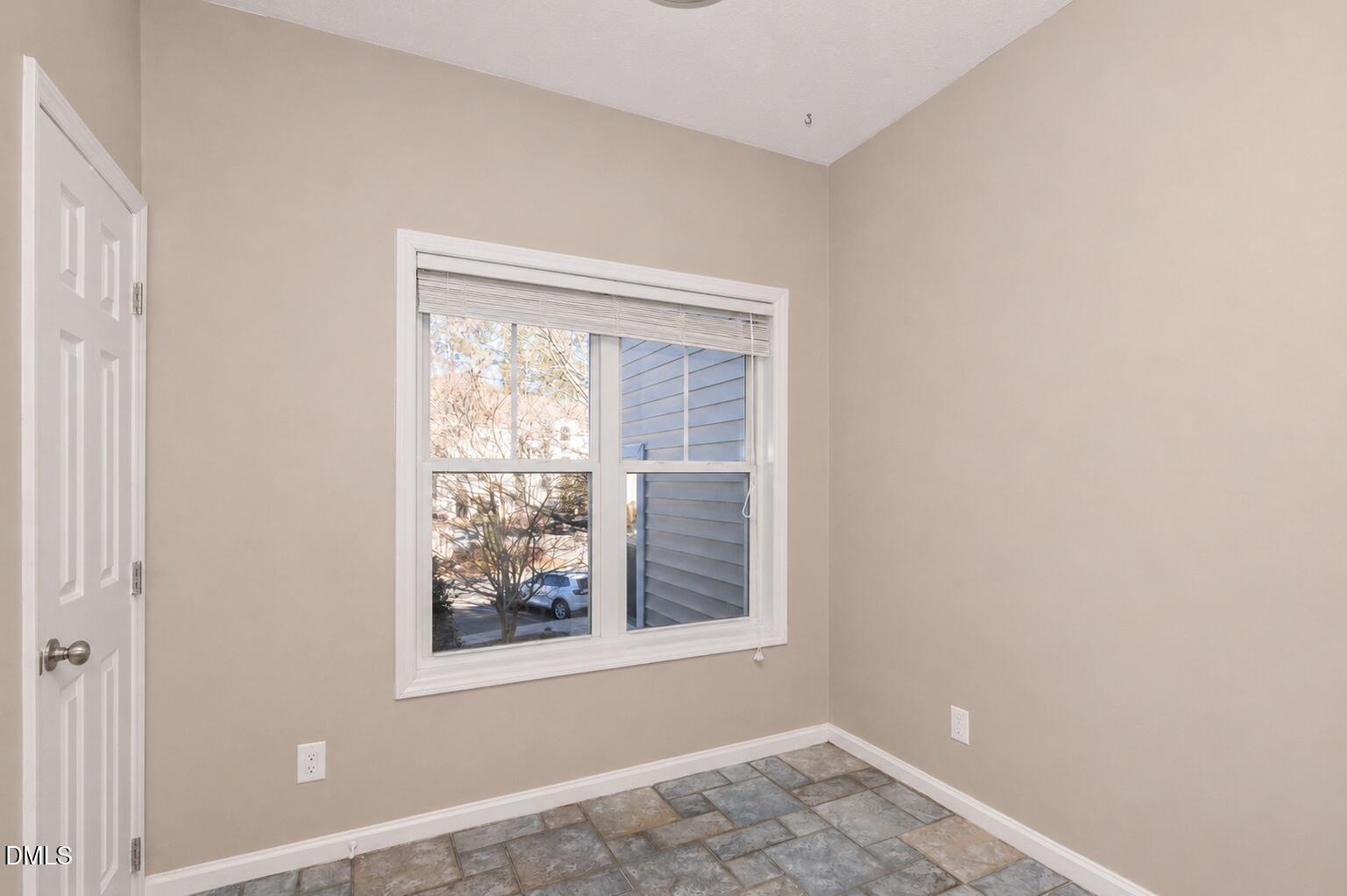 6011 Winterpointe Lane Property Photo 7