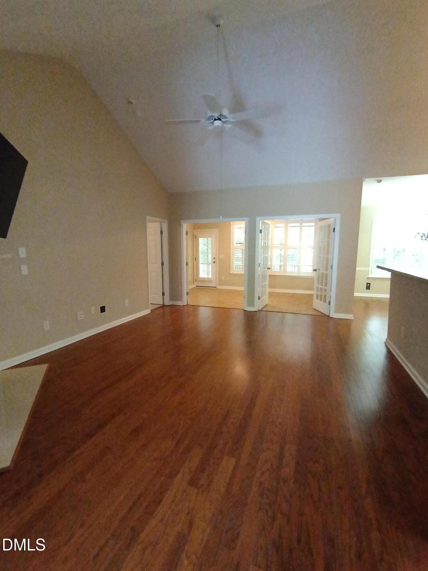 2825 Margot's Avenue Property Photo 7