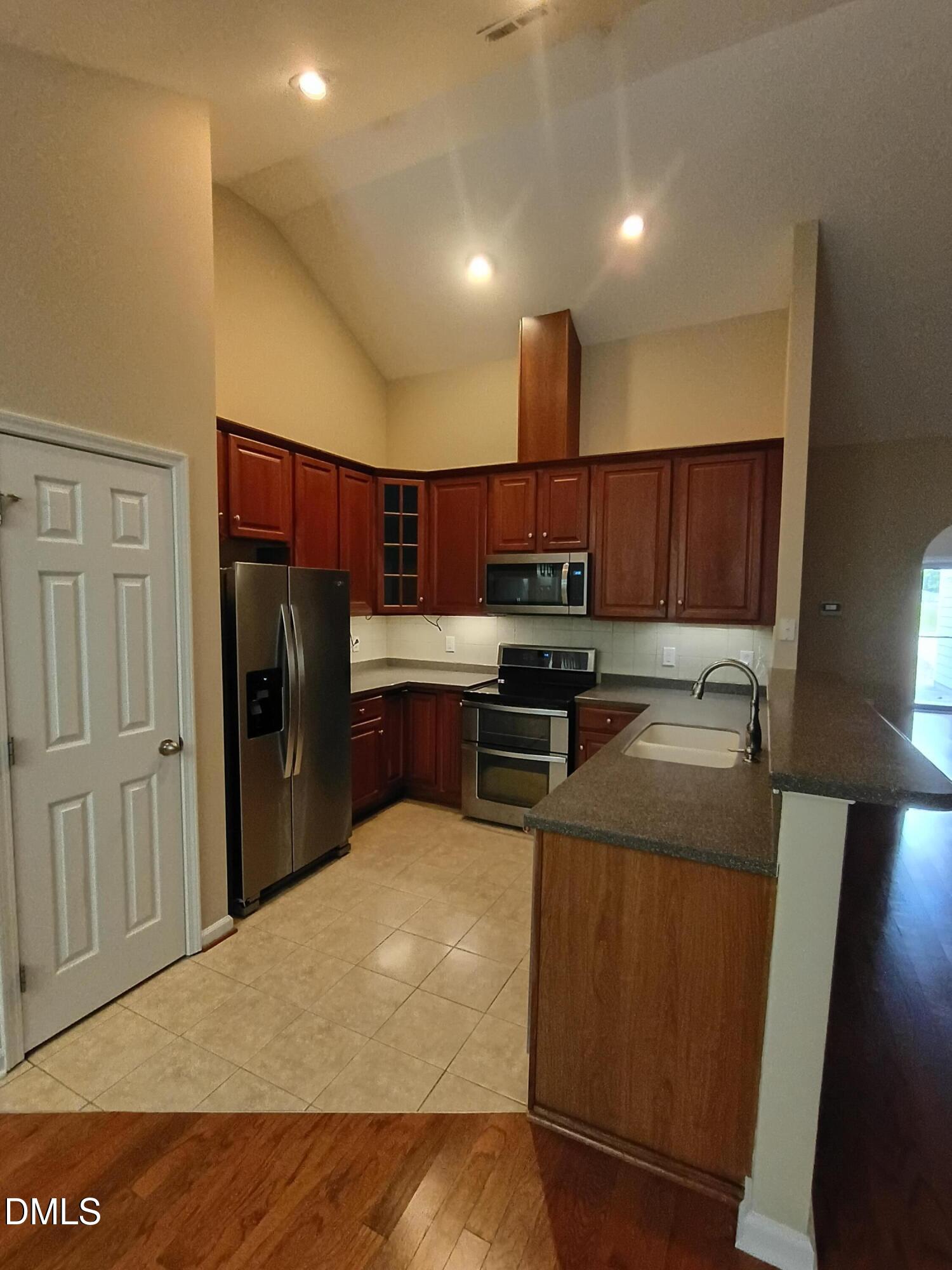 2825 Margot's Avenue Property Photo 14