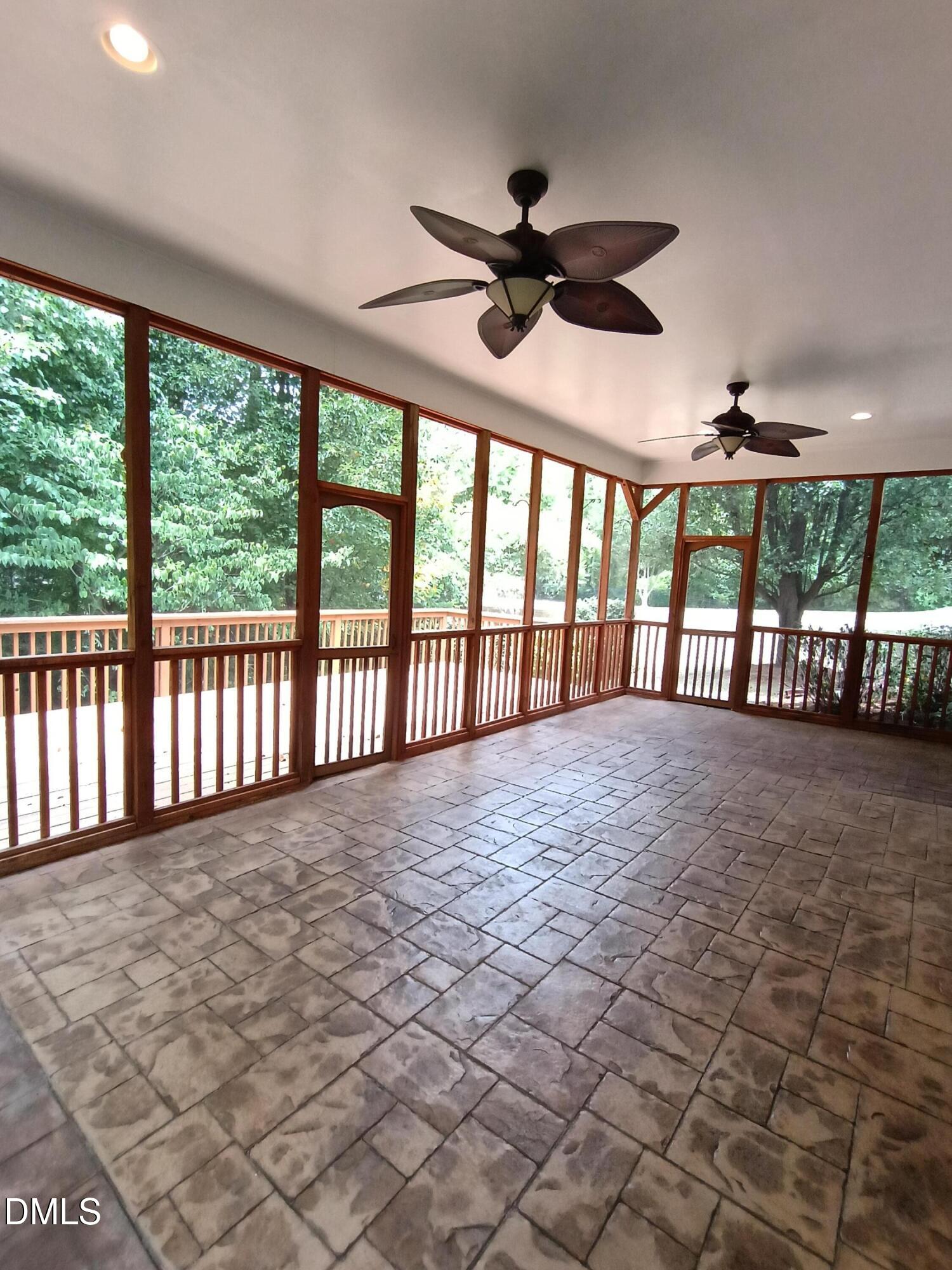 2825 Margot's Avenue Property Photo 31