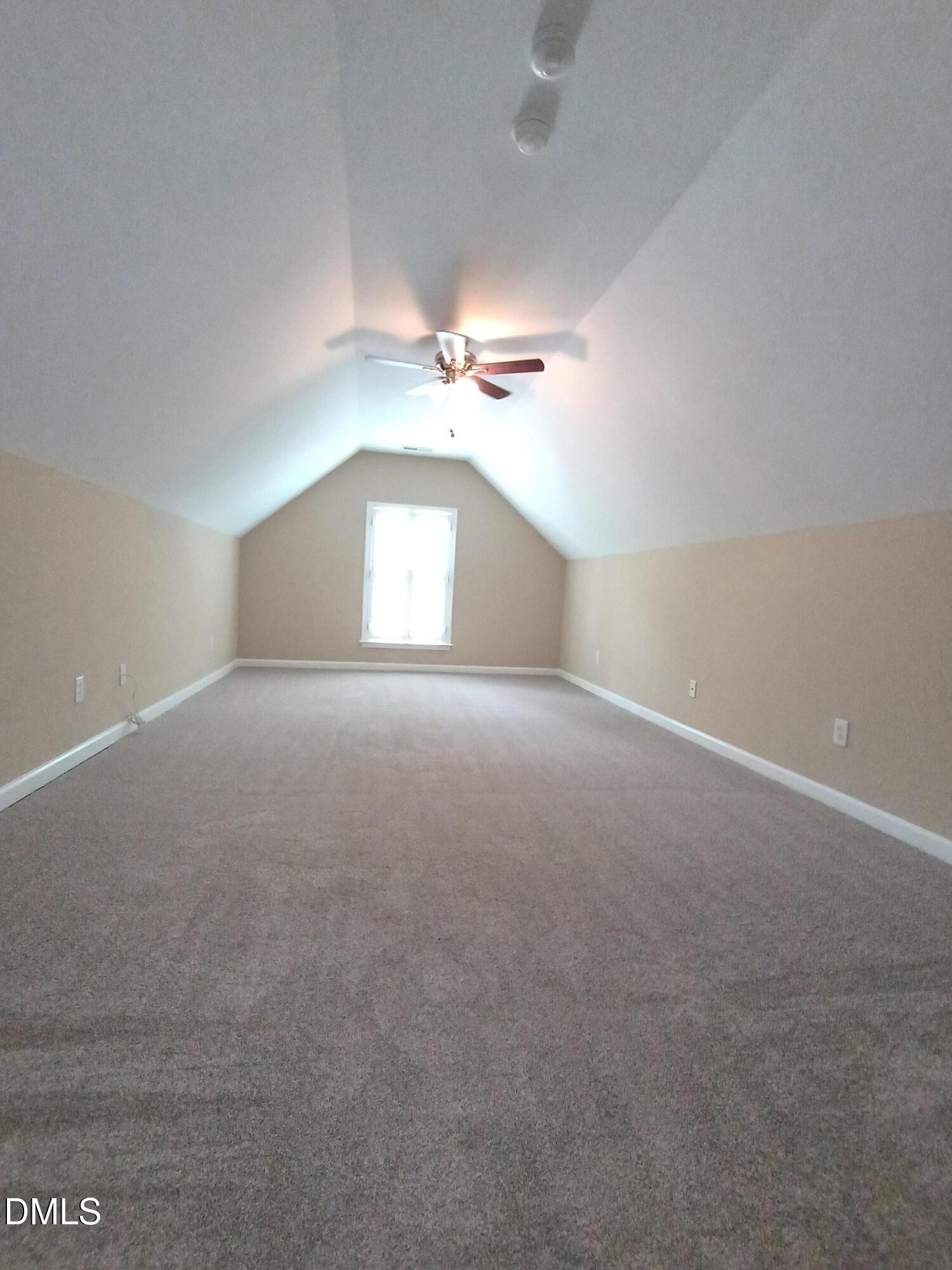 2825 Margot's Avenue Property Photo 32