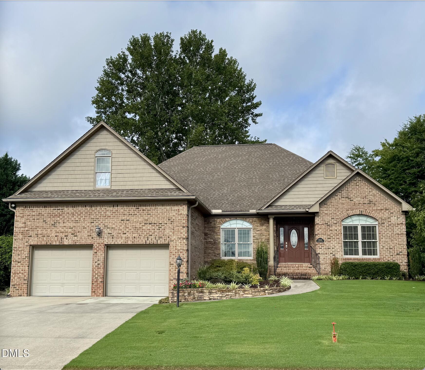 5008 Windsor Court Property Photo 1