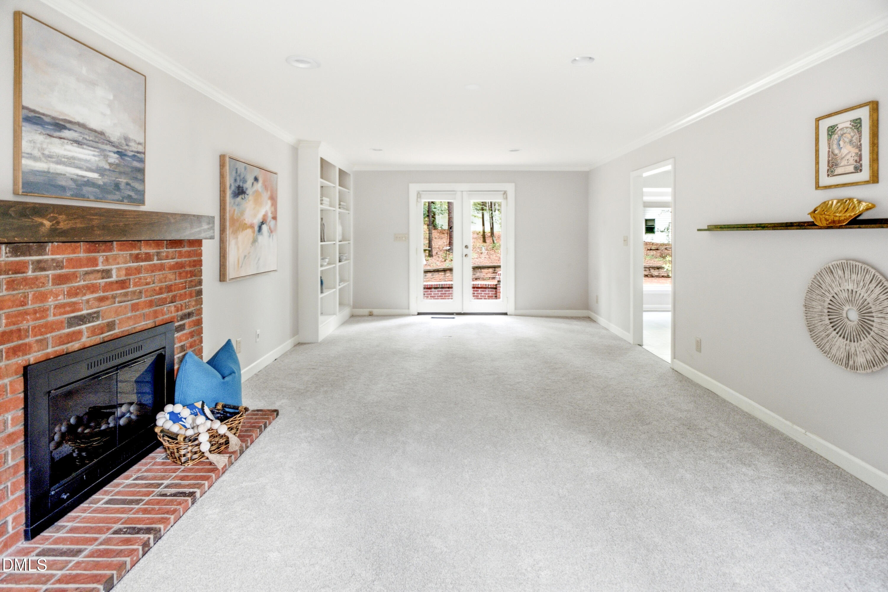 8112 Morgans Way Property Photo 7