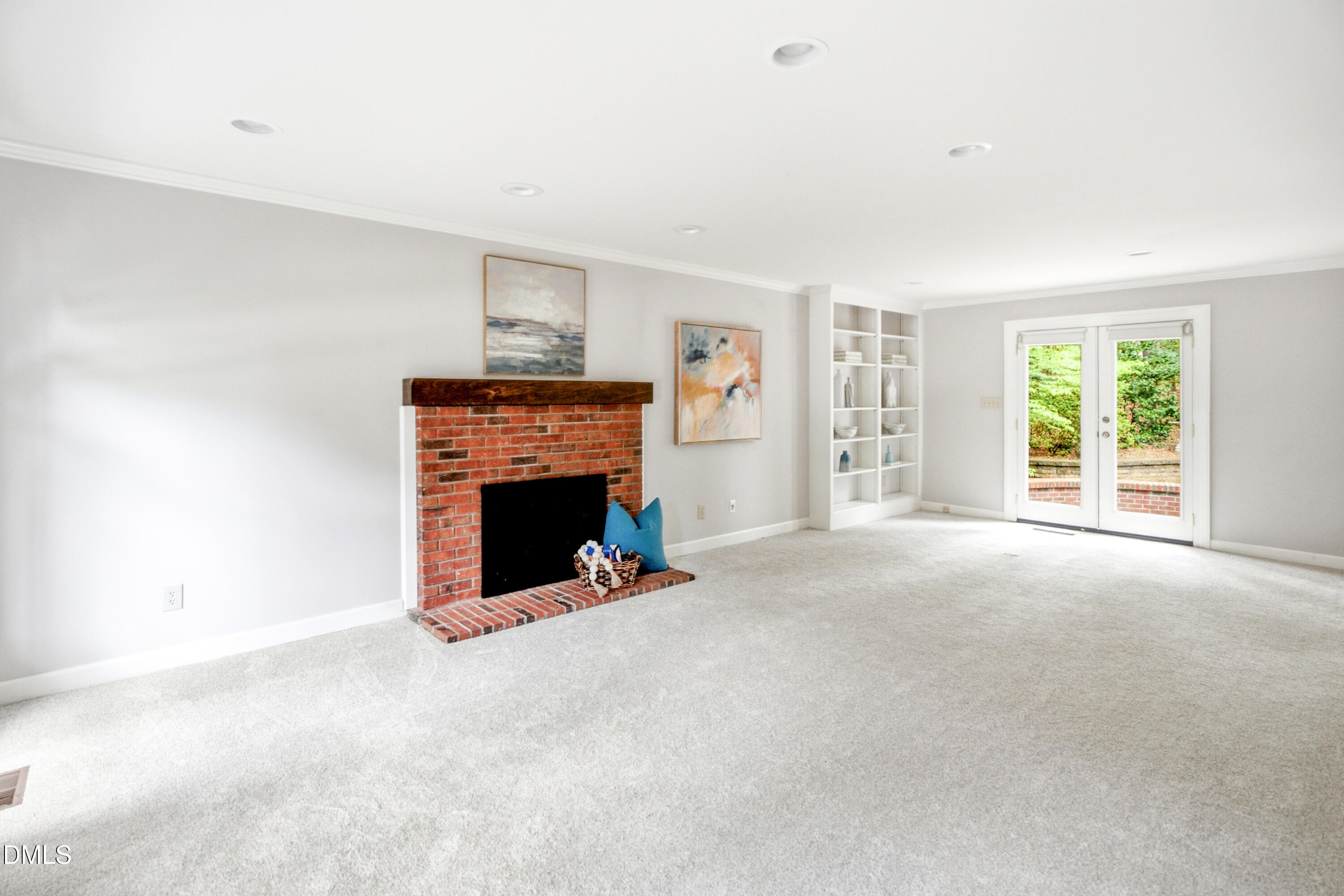 8112 Morgans Way Property Photo 8