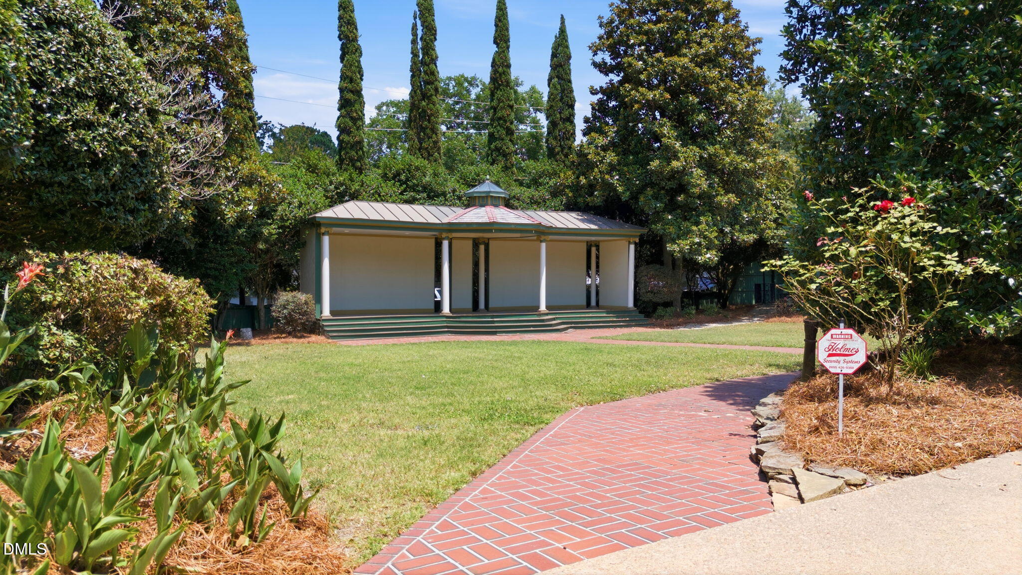 201 E Hill Street Property Photo 15