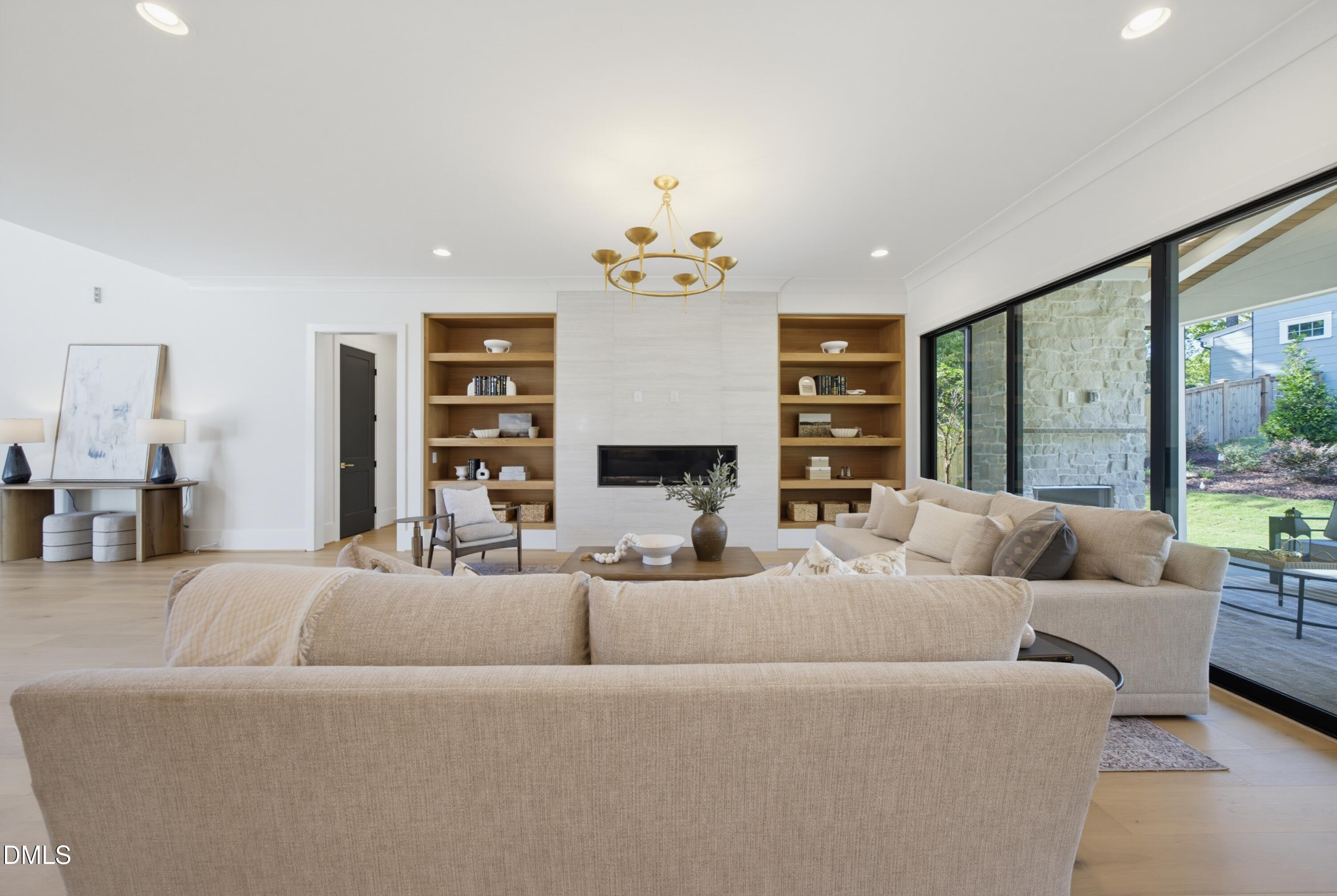 413 Pinecroft Drive Property Photo 14