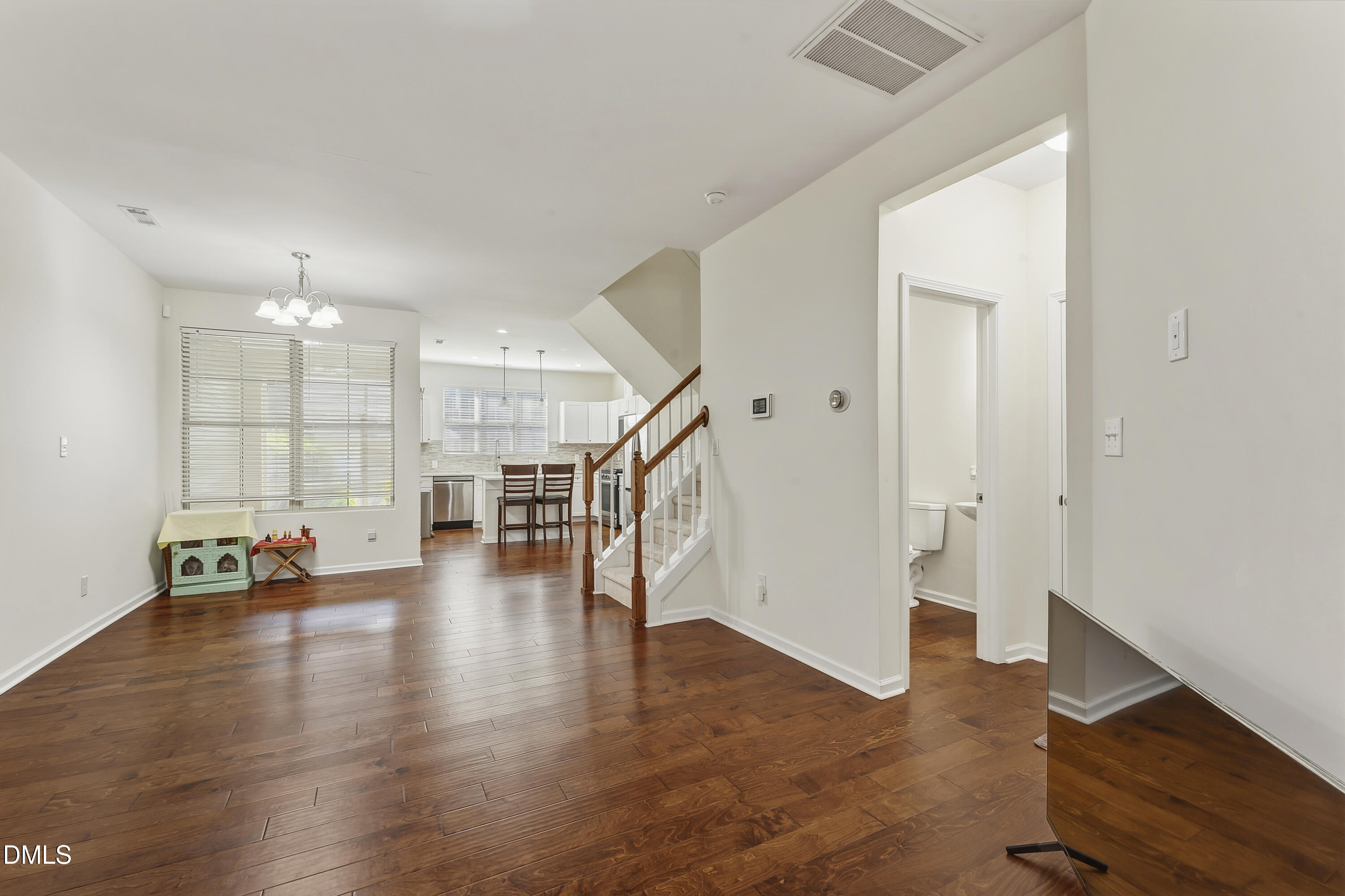 707 Davenbury Way Property Photo 6