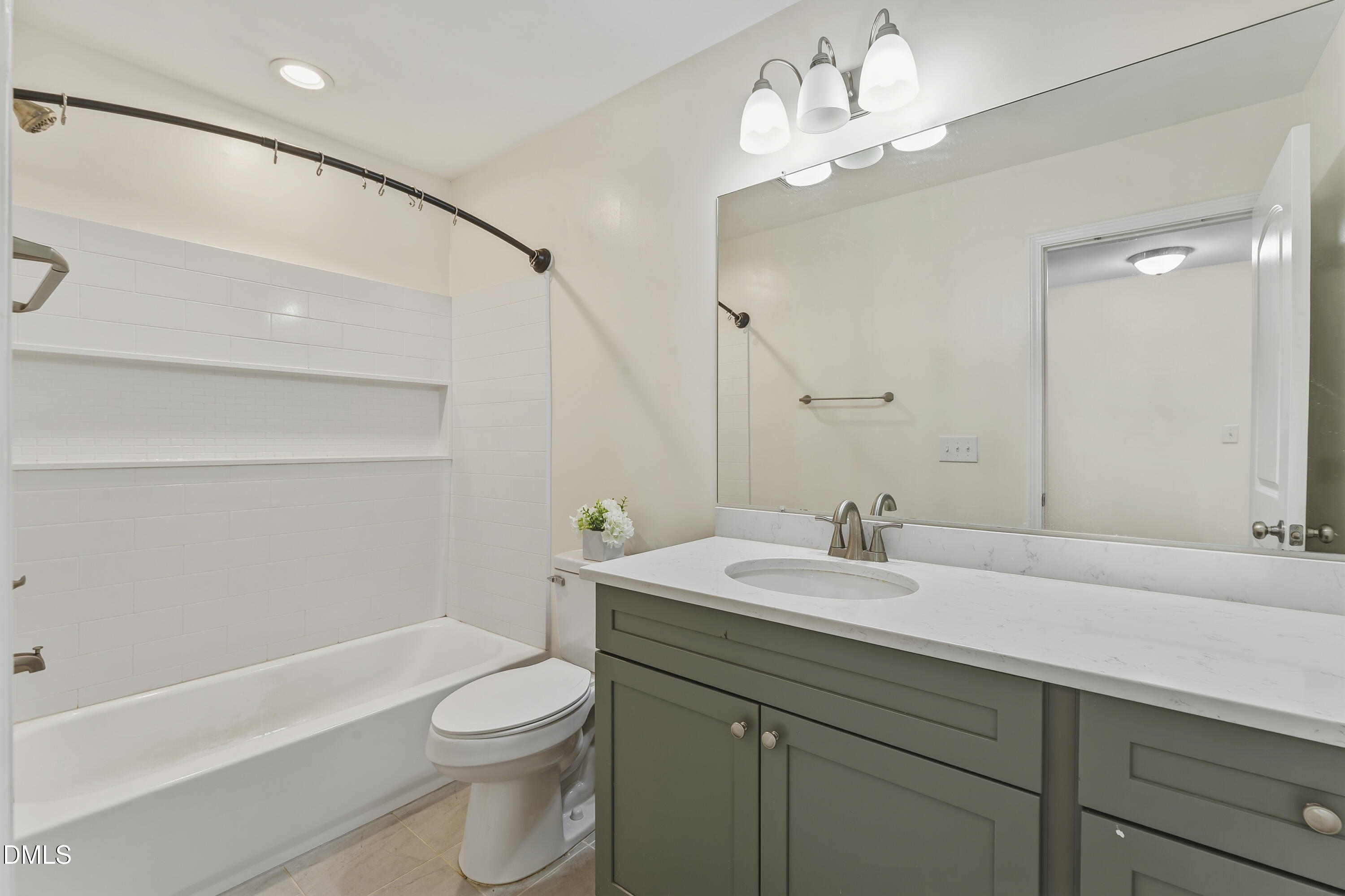 707 Davenbury Way Property Photo 24
