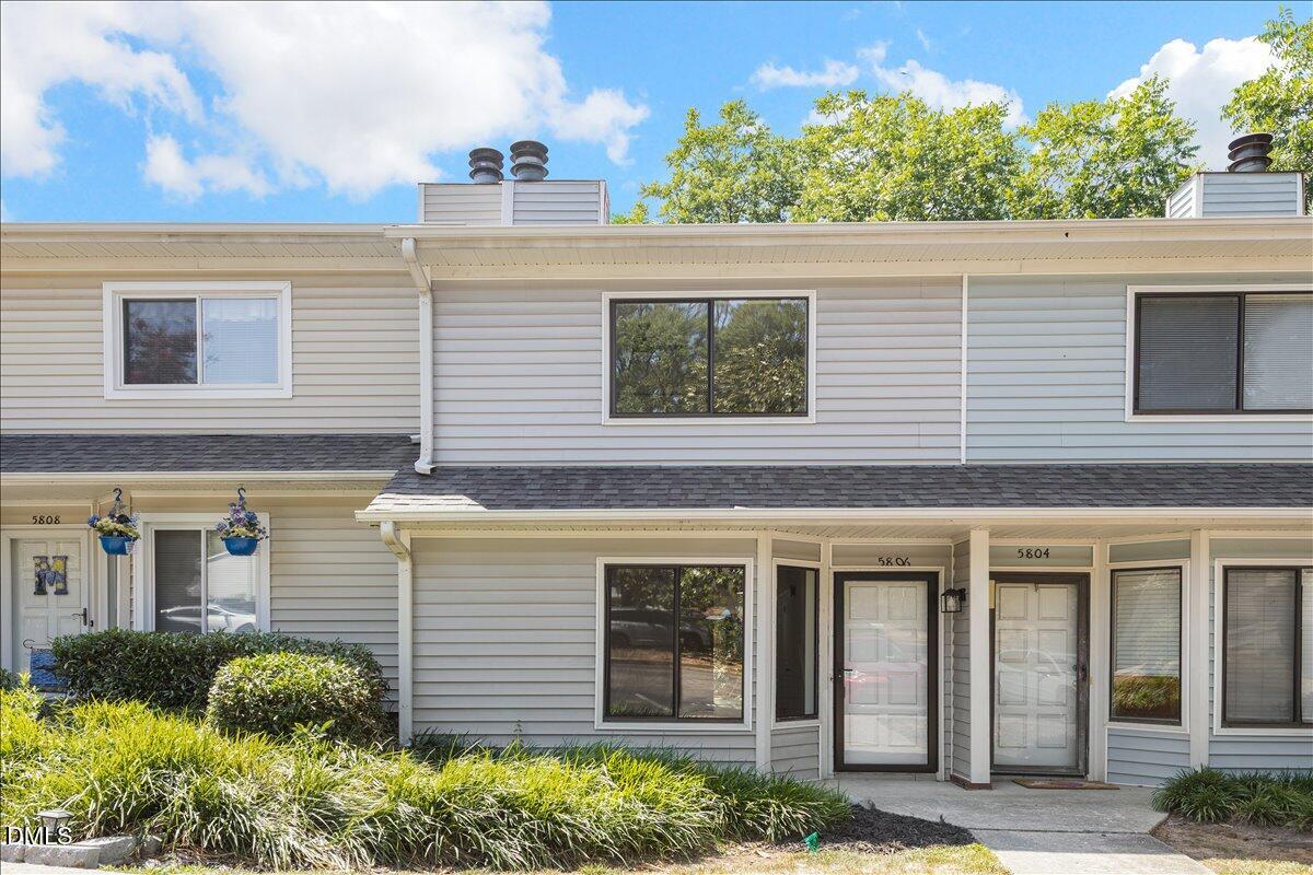 5806 Shady Grove Circle Property Photo 1
