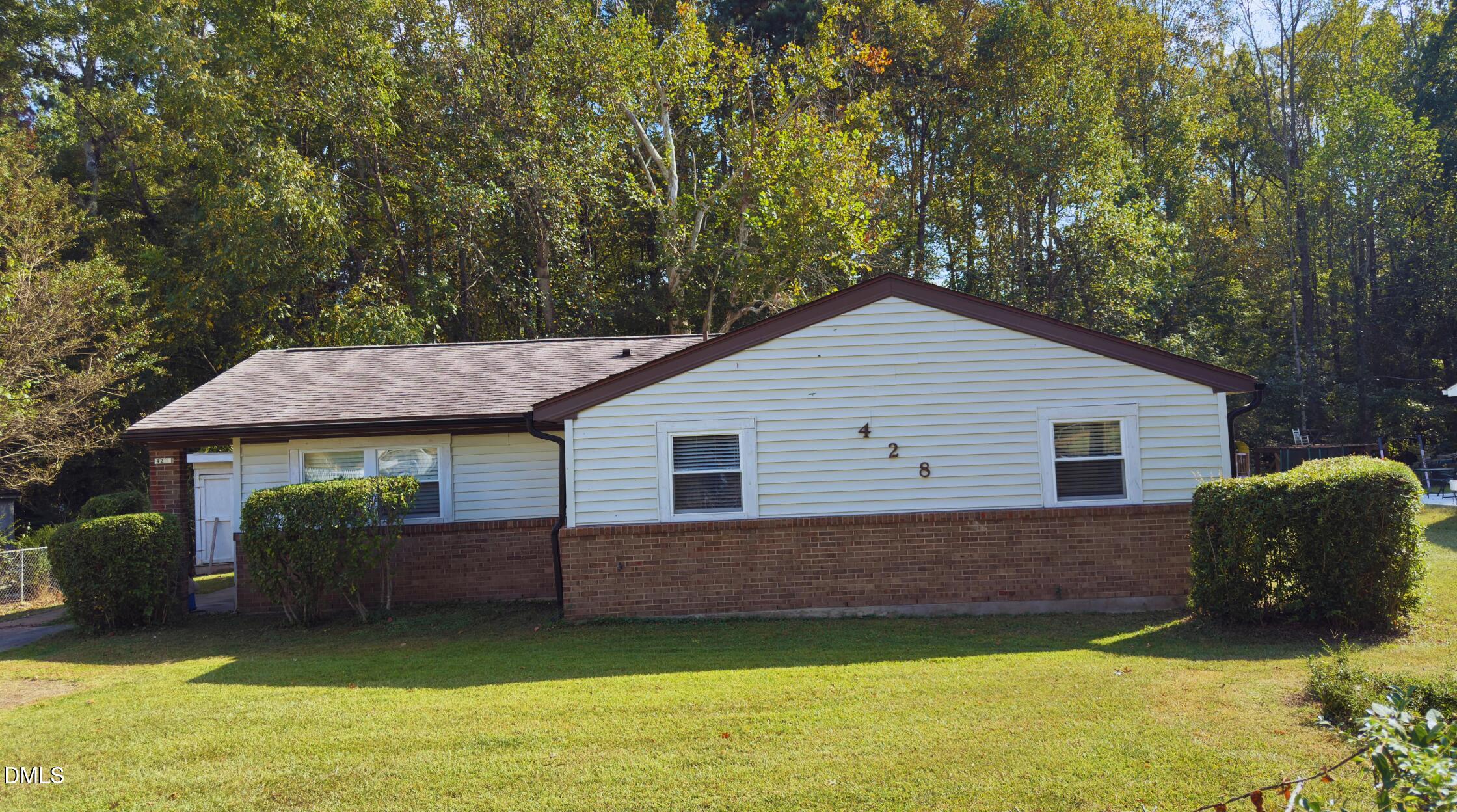 428 Walton Street Property Photo 1