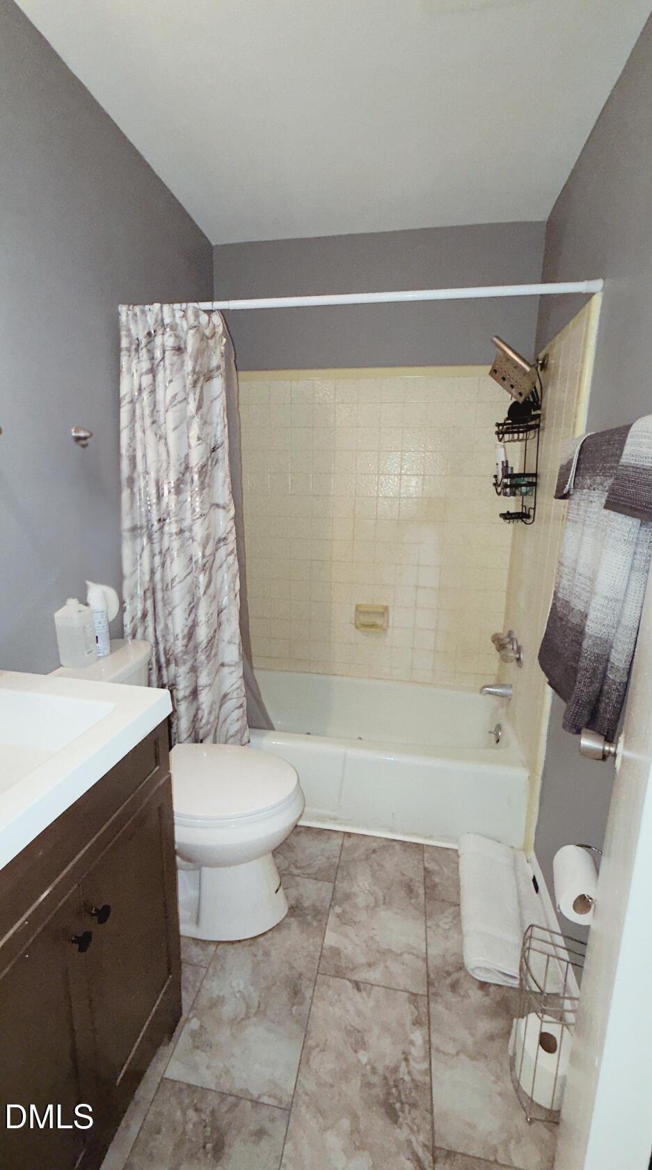 428 Walton Street Property Photo 6