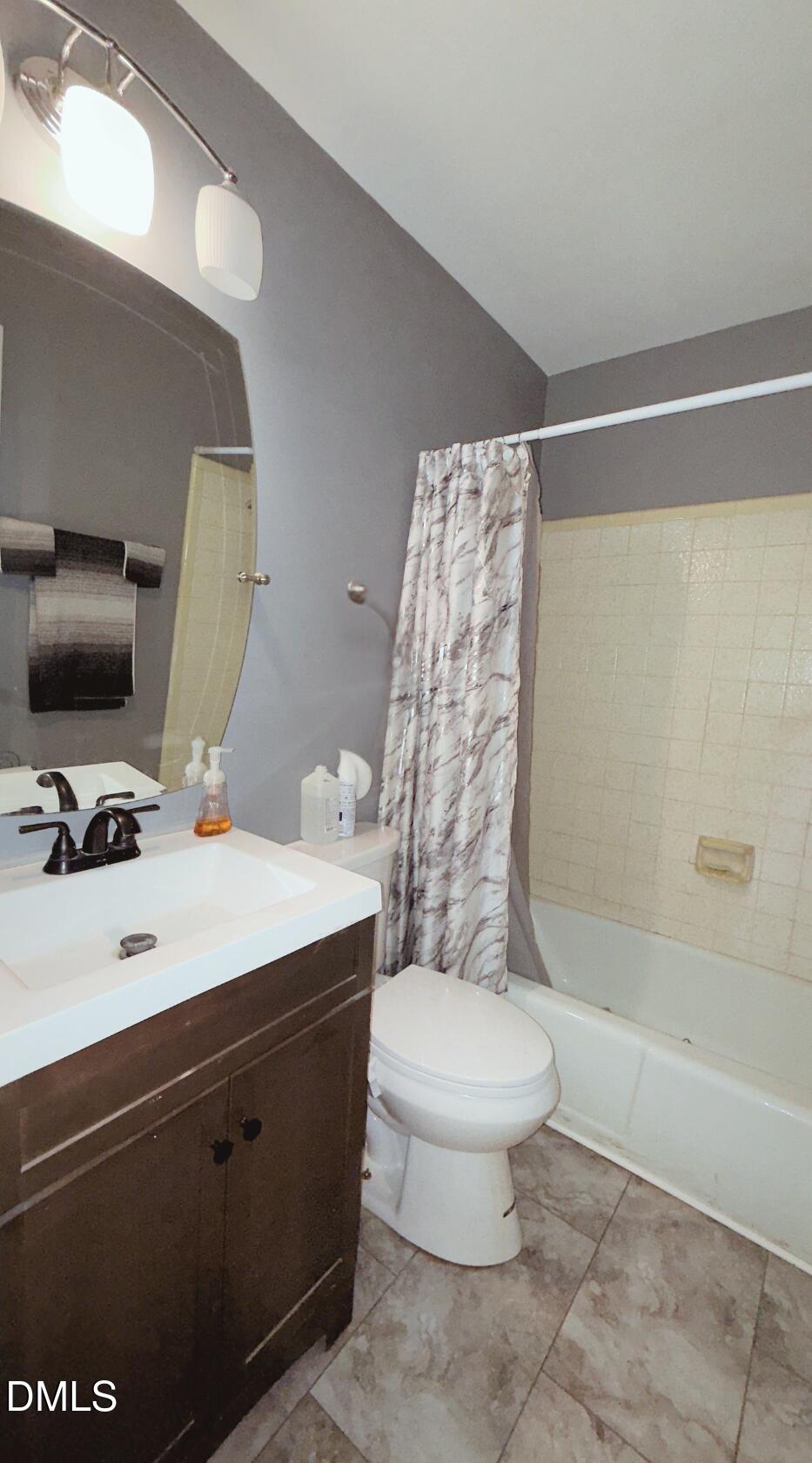 428 Walton Street Property Photo 7