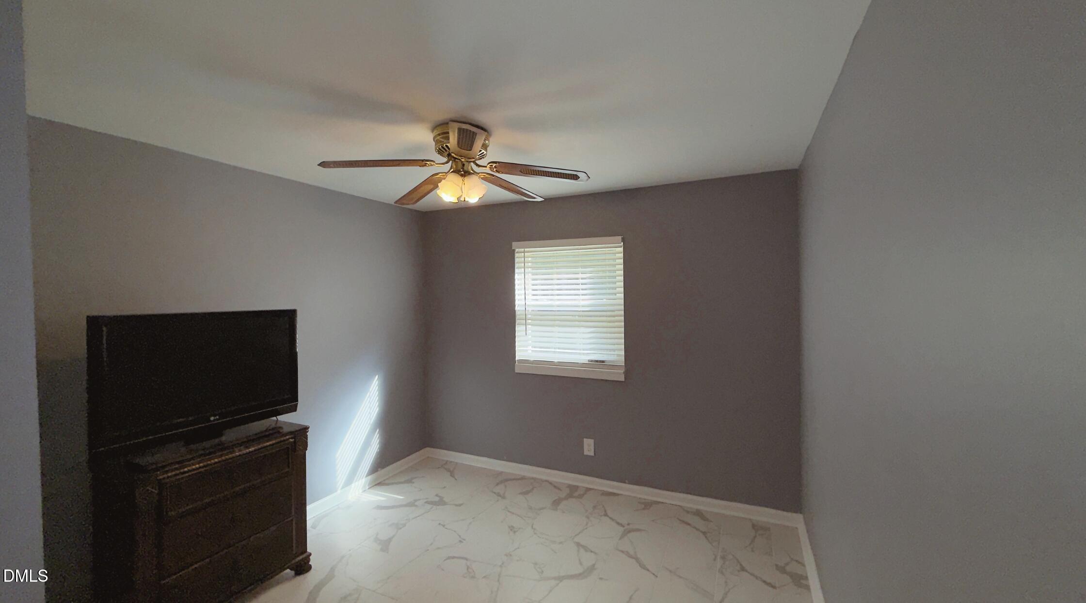 428 Walton Street Property Photo 8