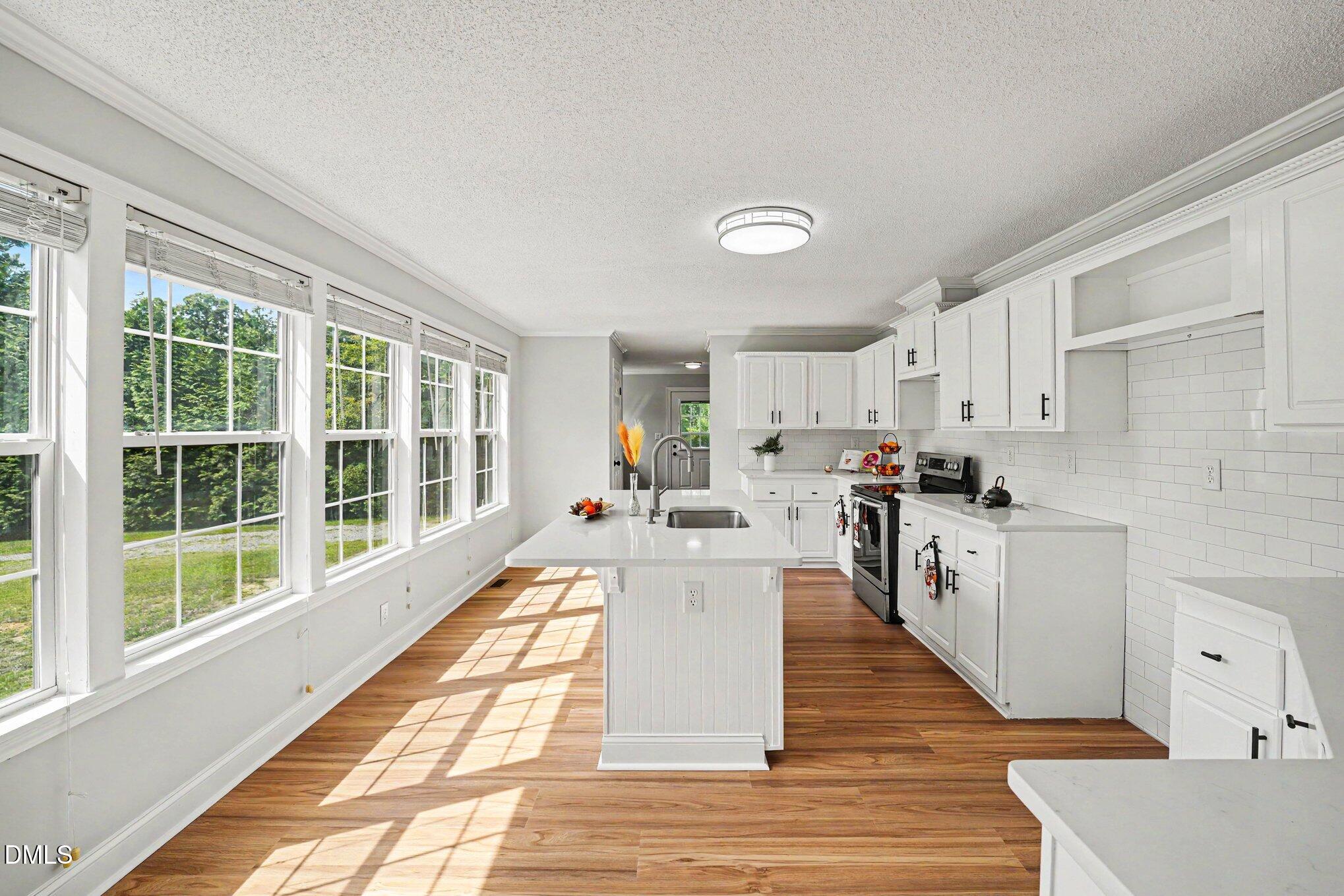 694 John Lee Road Property Photo 2