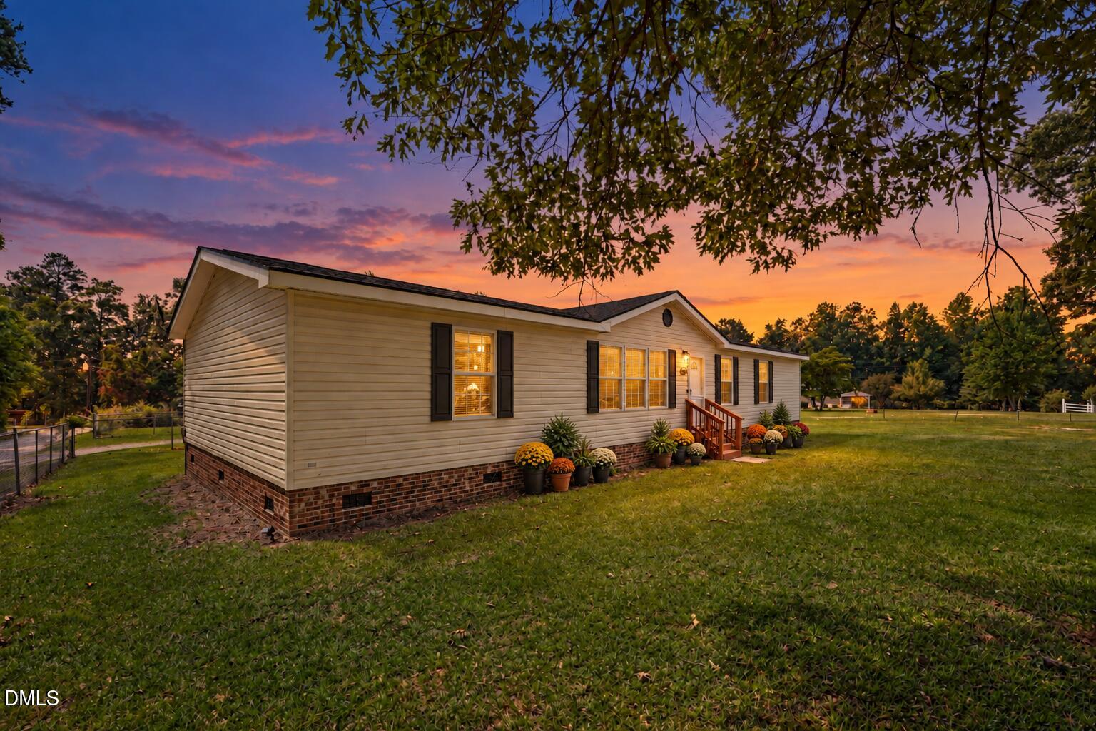694 John Lee Road Property Photo 2