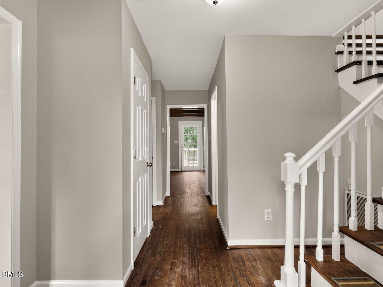 102 Greenwood Circle Property Photo 3
