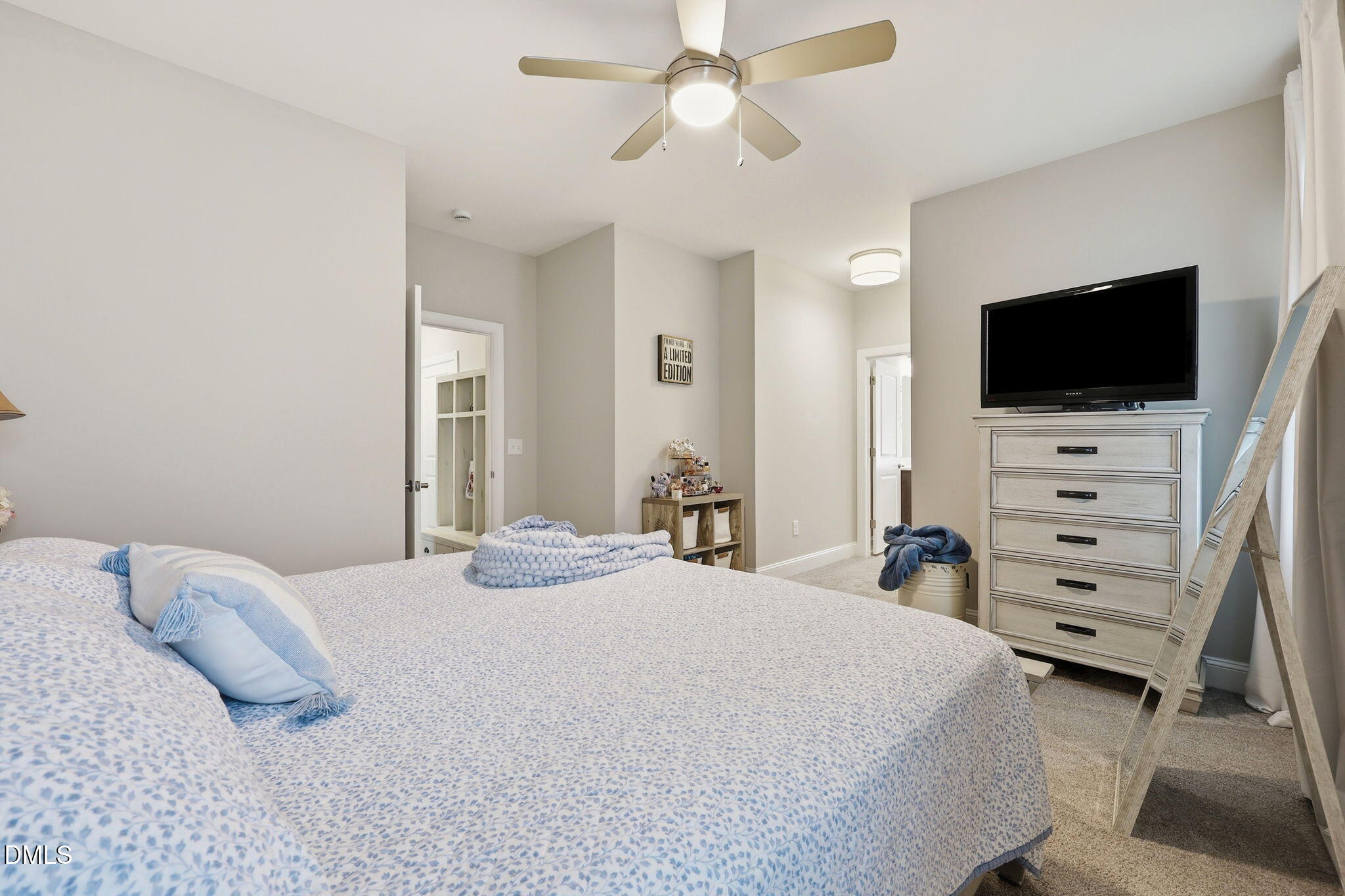 135 Village Walk Drive Property Photo 10
