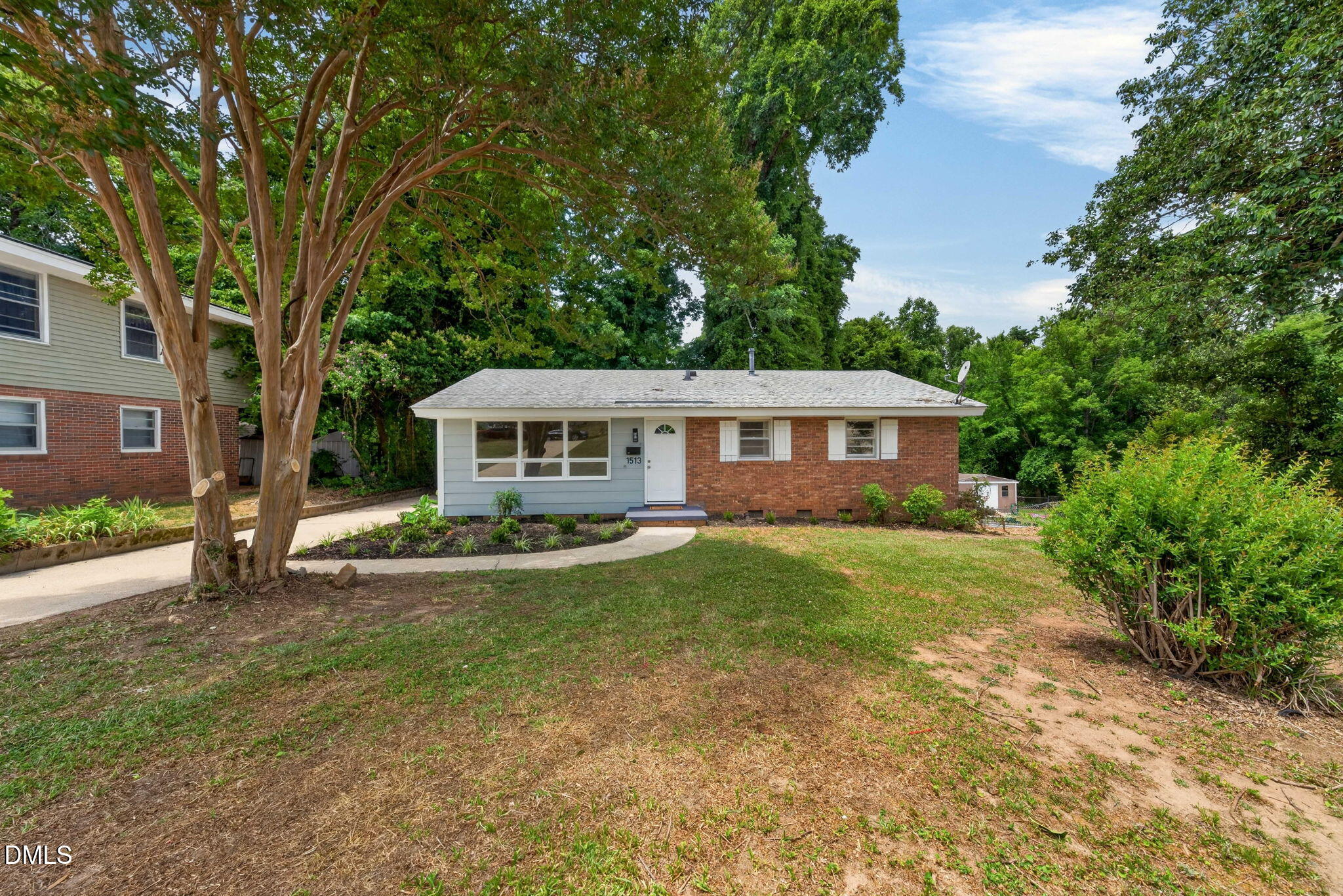 1513 N King Charles Road Property Photo 3