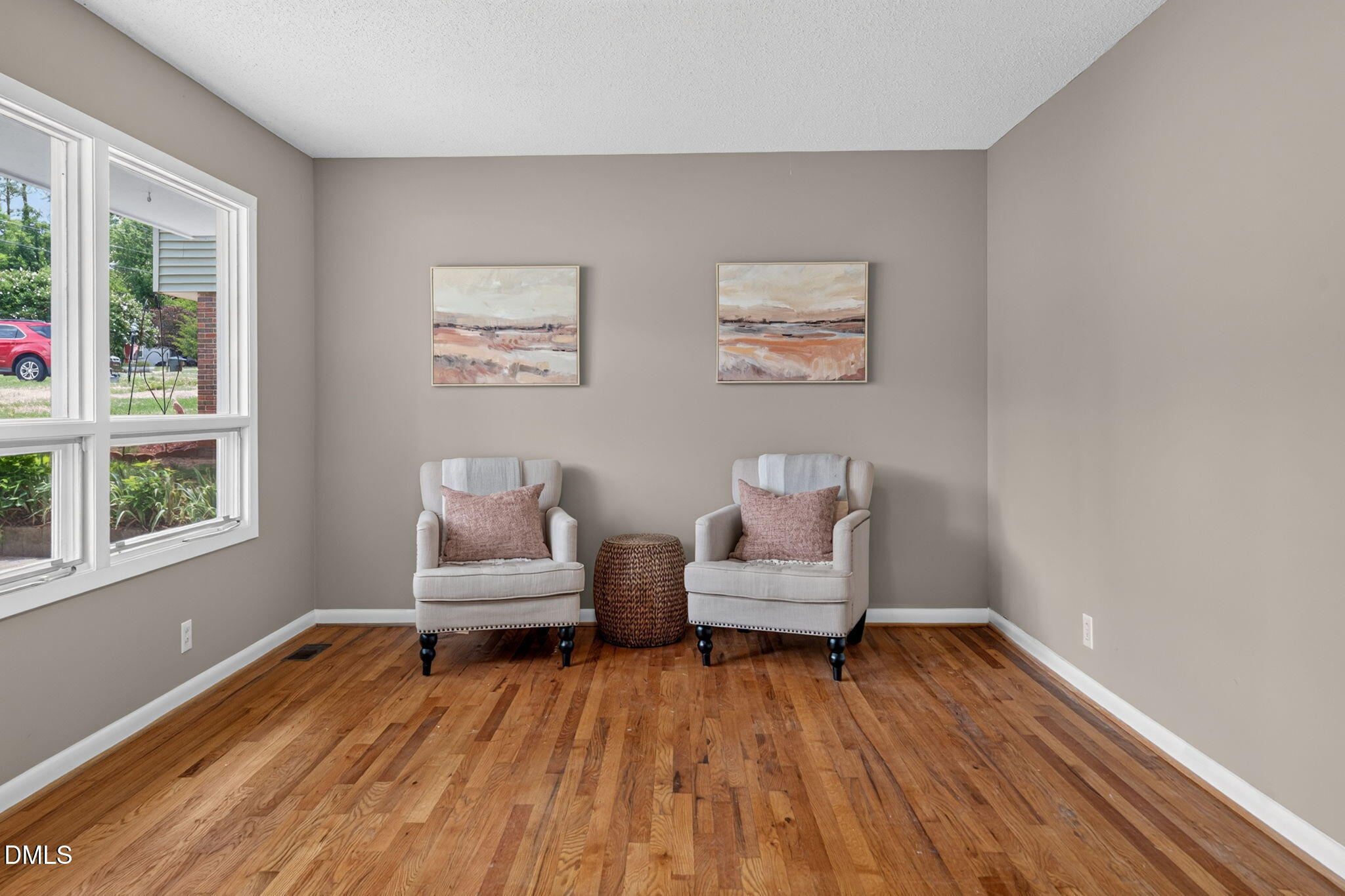 1513 N King Charles Road Property Photo 6