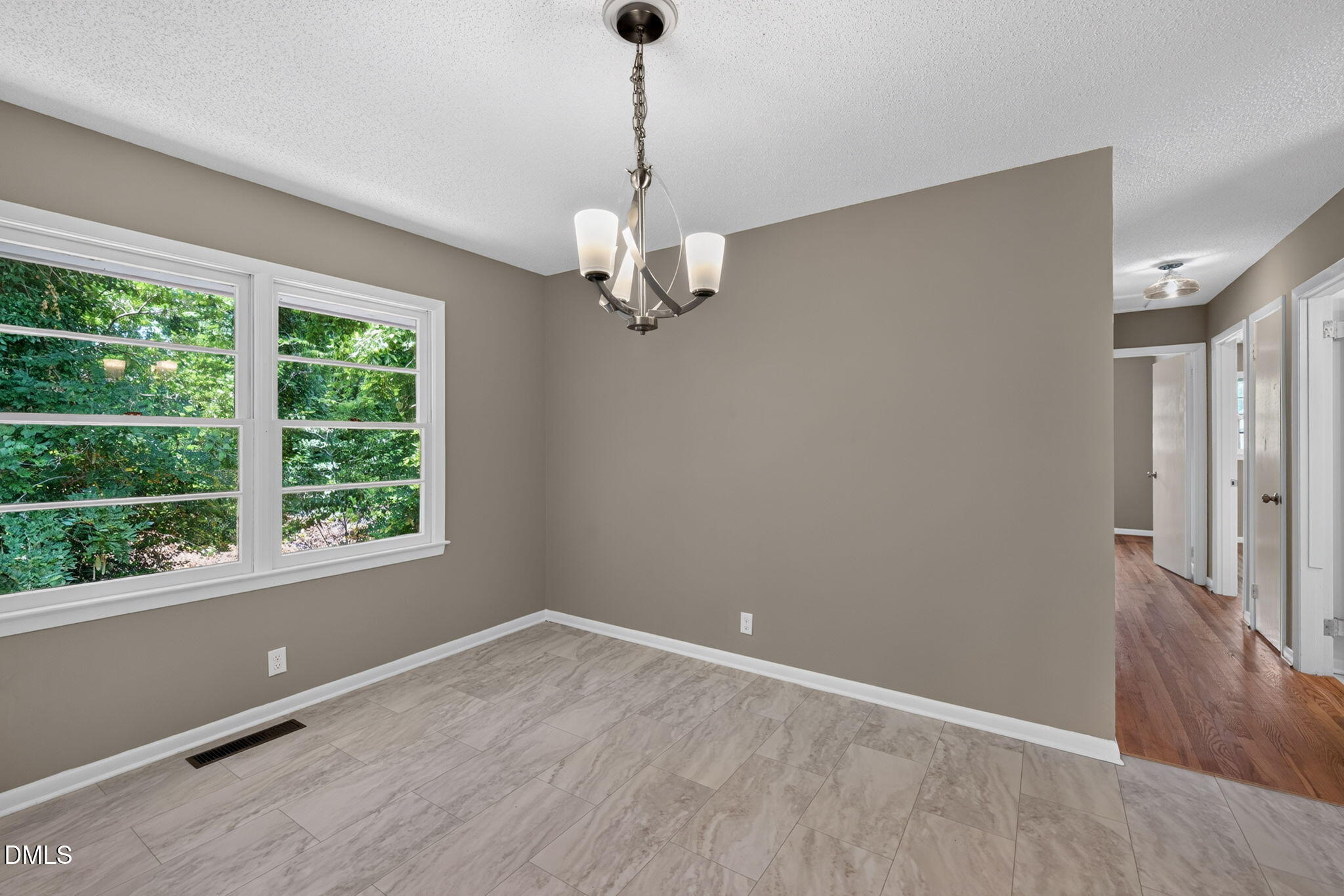 1513 N King Charles Road Property Photo 11