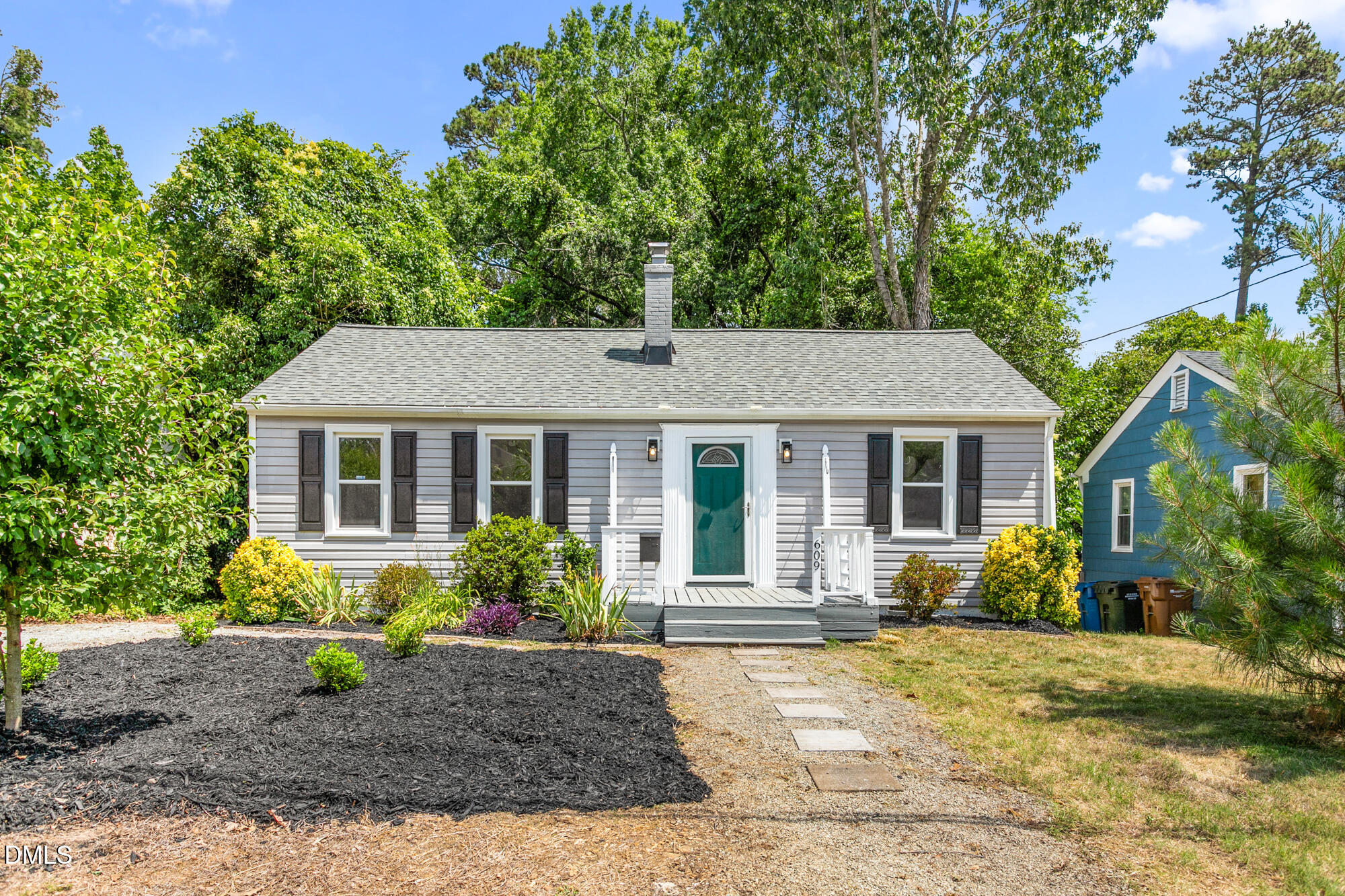 609 E Maynard Avenue Property Photo 1