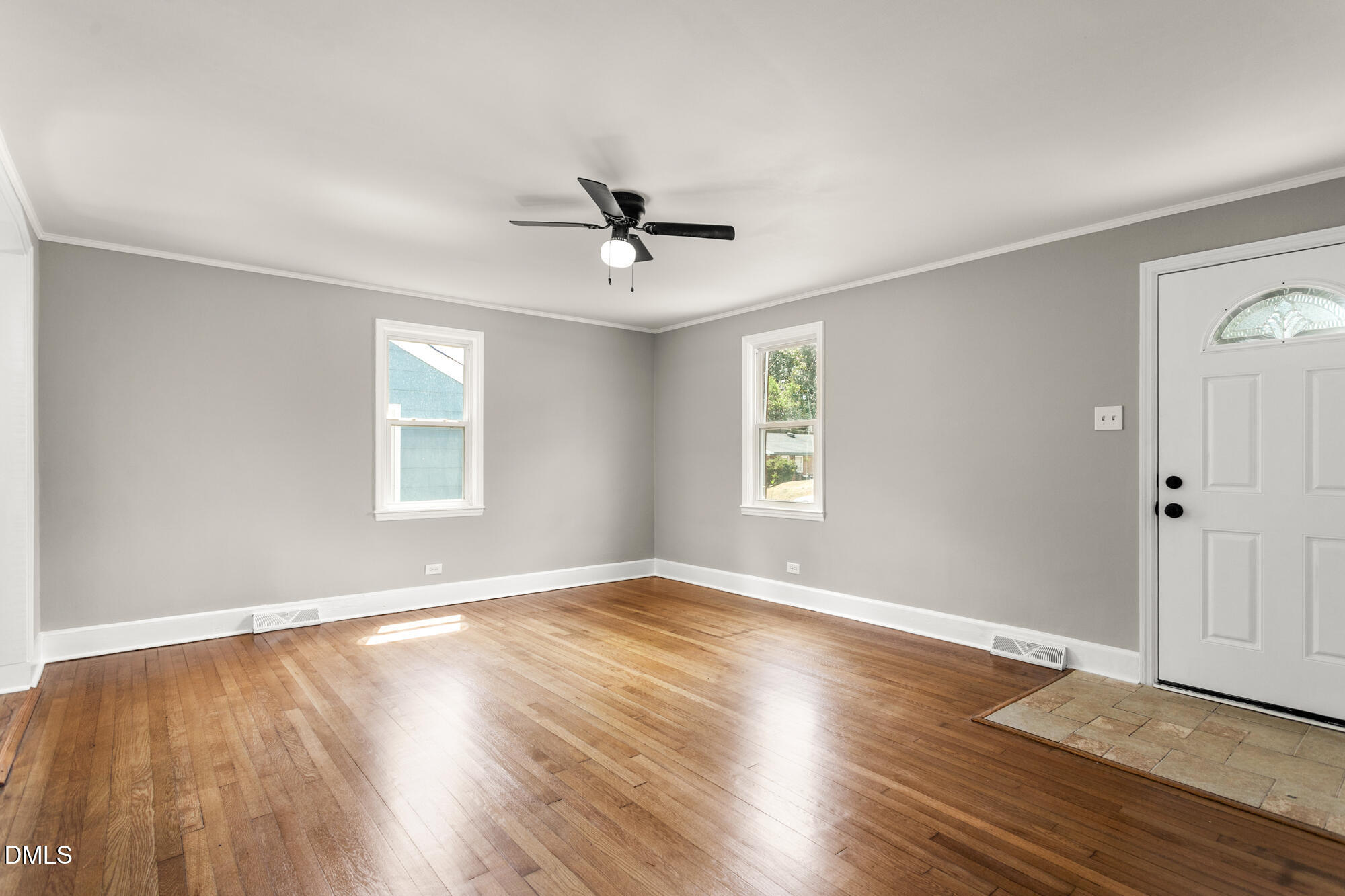 609 E Maynard Avenue Property Photo 6