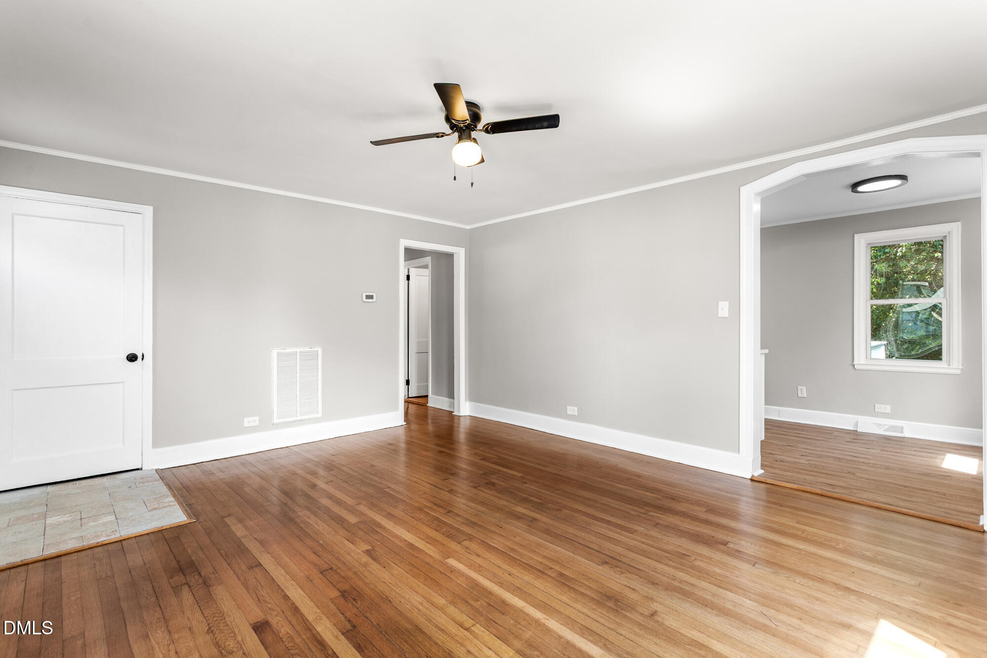 609 E Maynard Avenue Property Photo 8