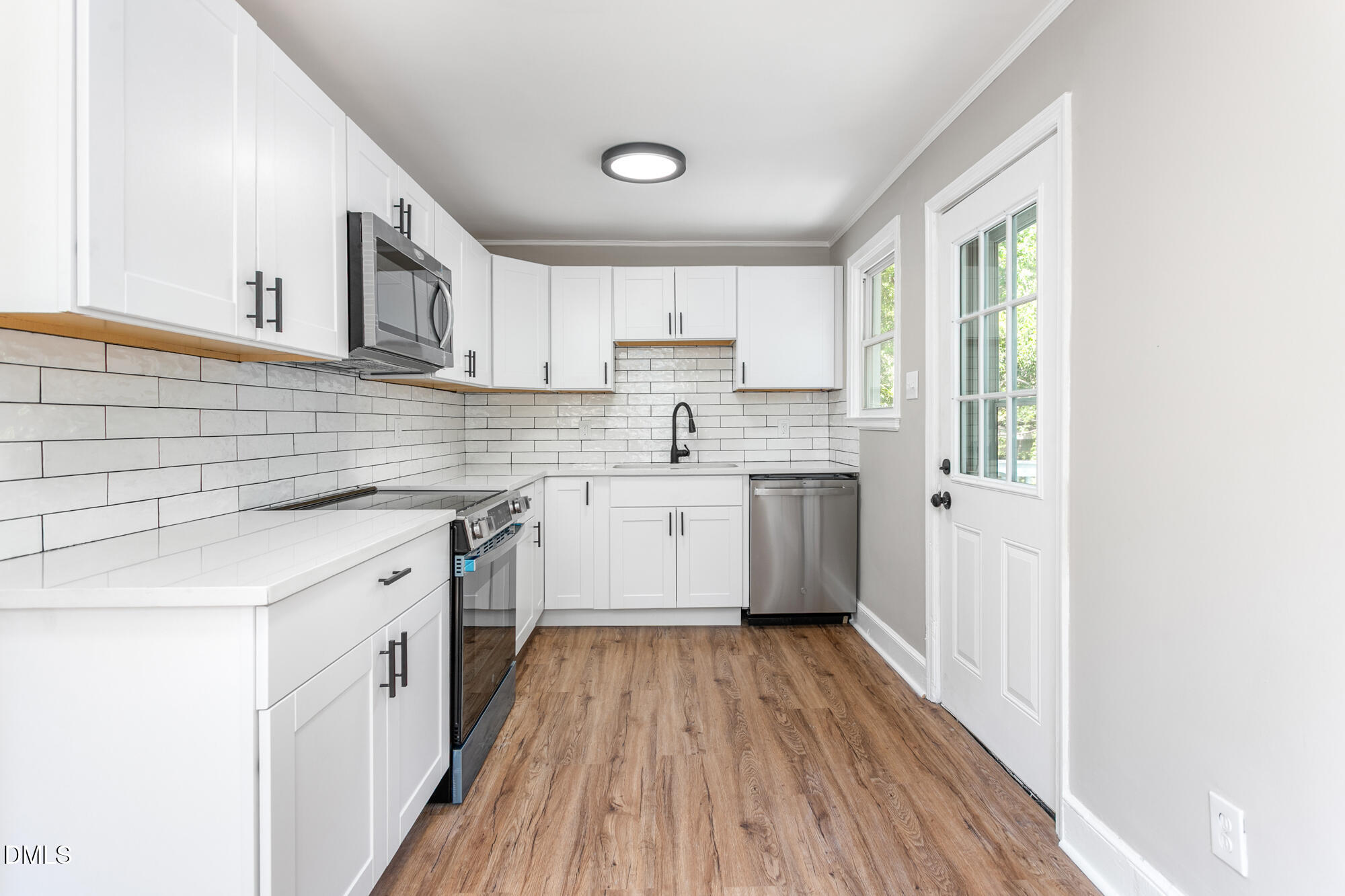 609 E Maynard Avenue Property Photo 11