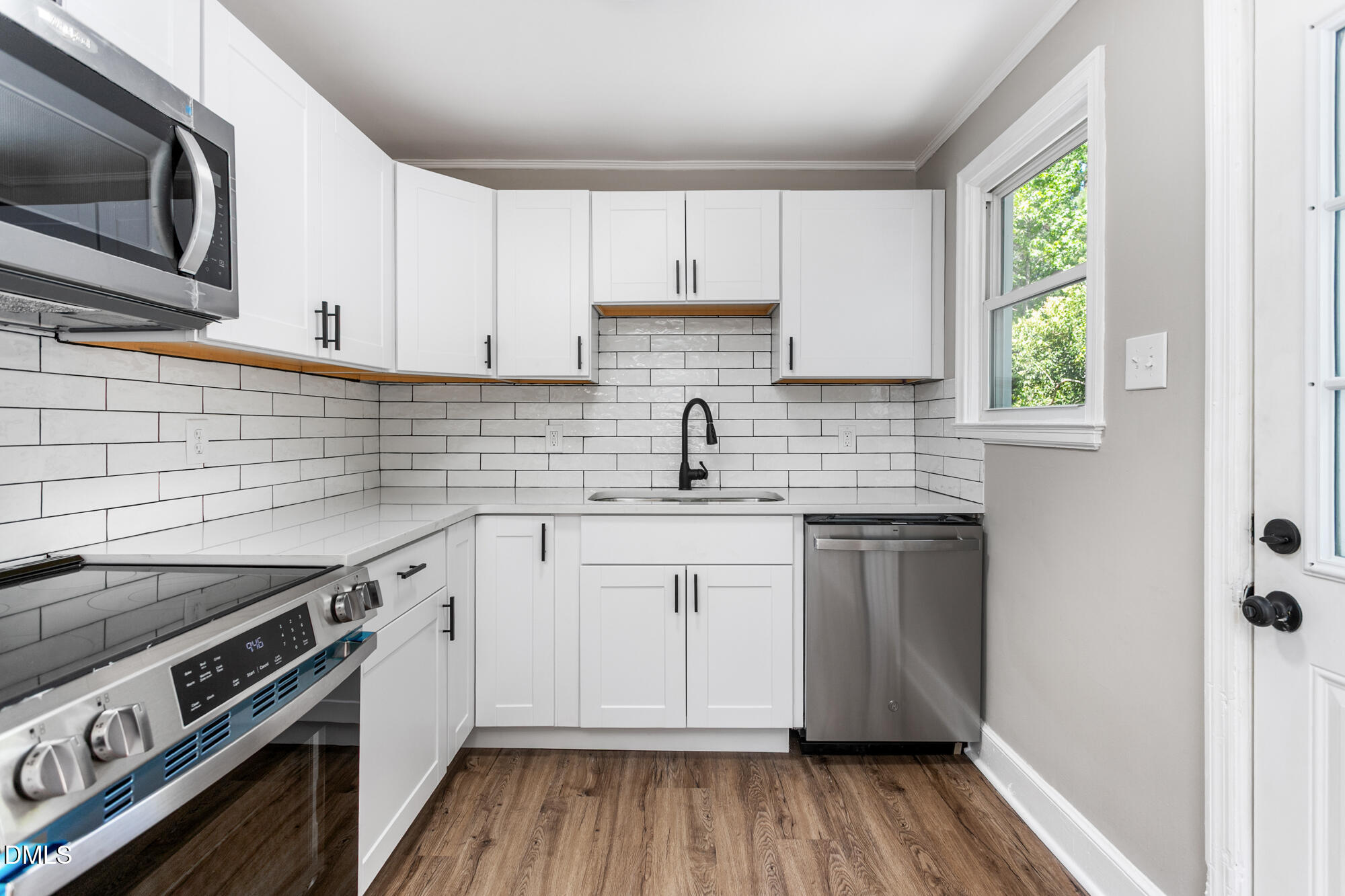 609 E Maynard Avenue Property Photo 13
