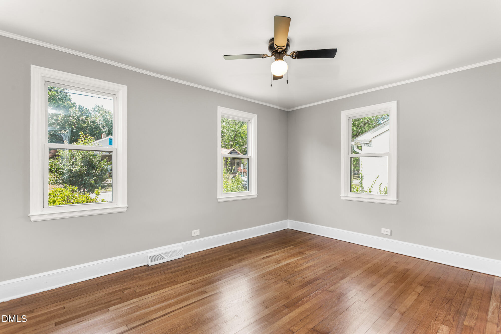 609 E Maynard Avenue Property Photo 14