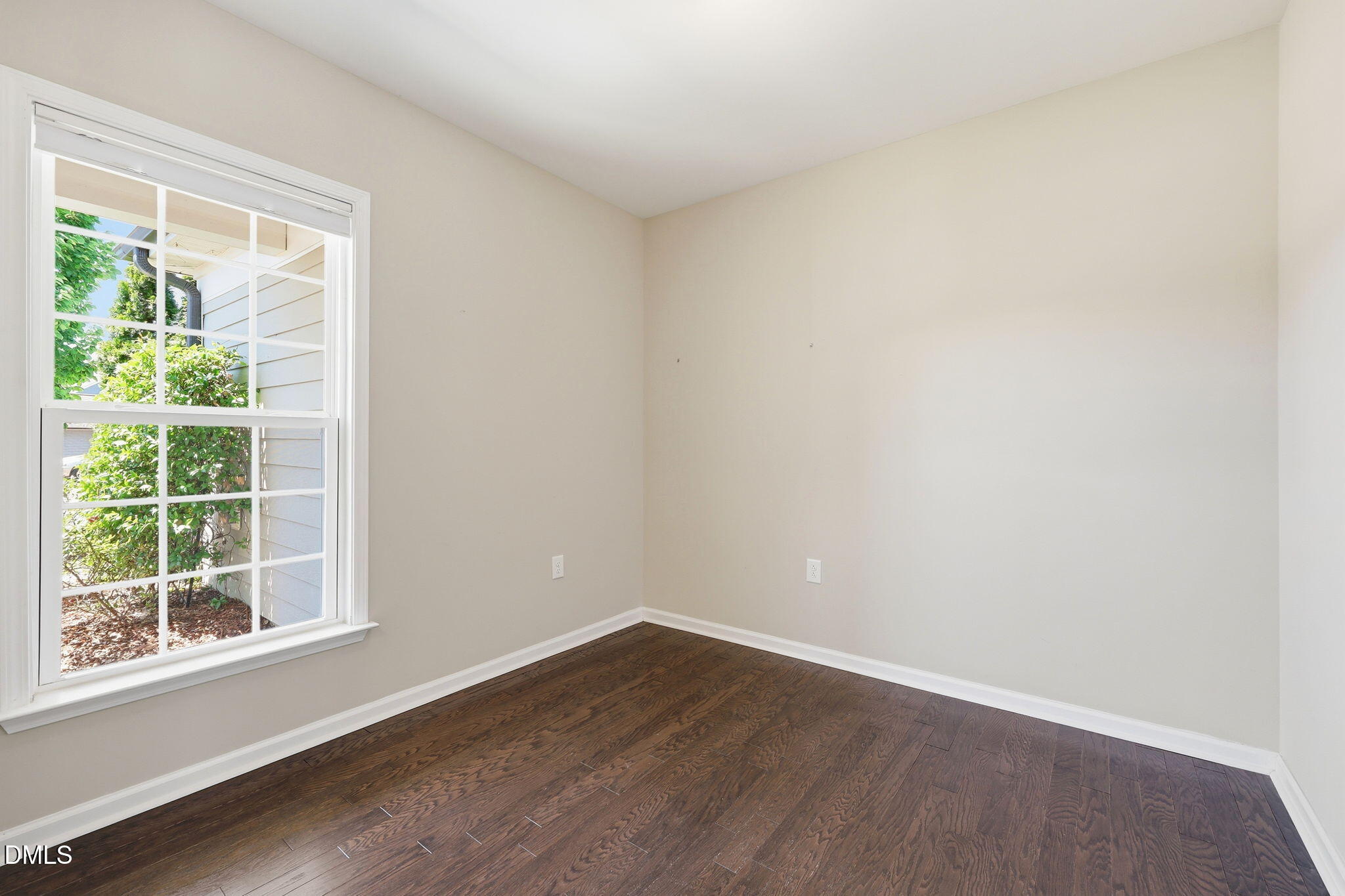 1202 E Rosedale Creek Drive Property Photo 5