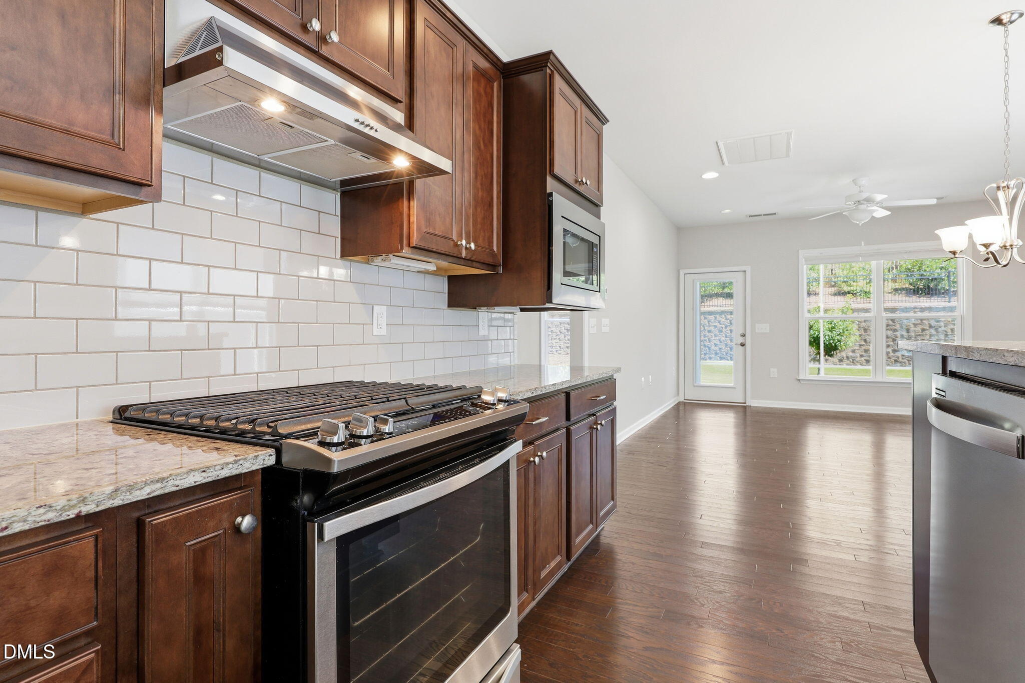 1202 E Rosedale Creek Drive Property Photo 11