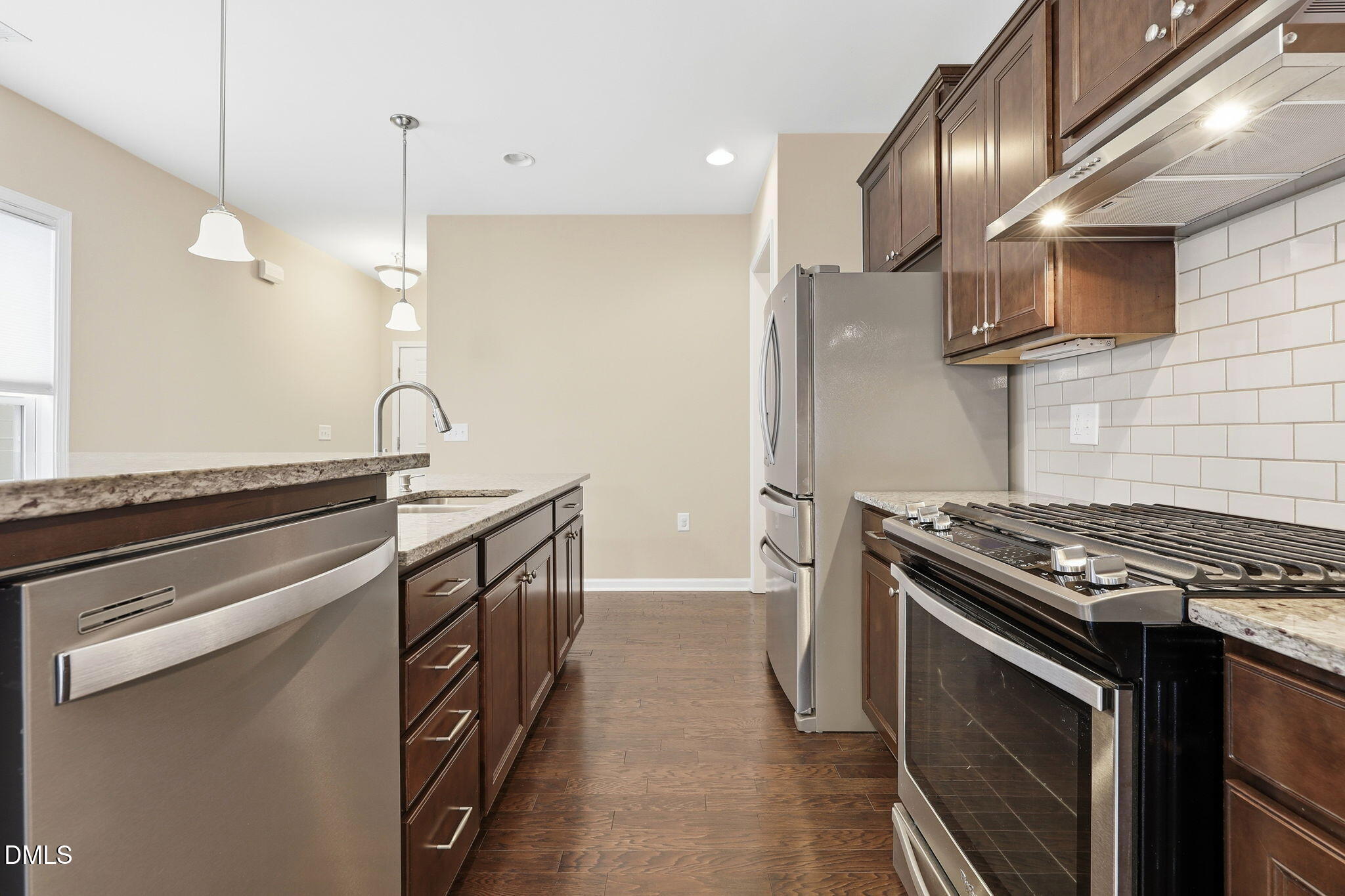 1202 E Rosedale Creek Drive Property Photo 12