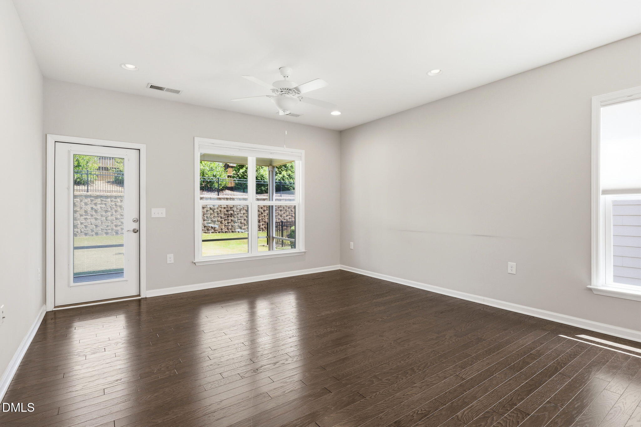 1202 E Rosedale Creek Drive Property Photo 18