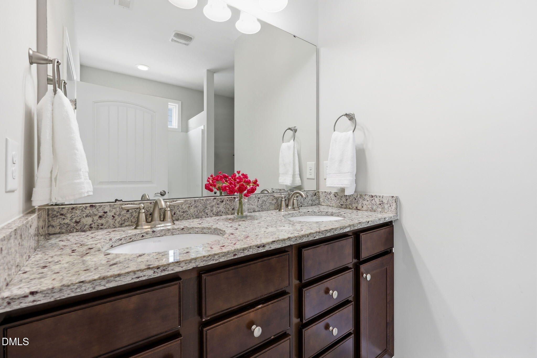 1202 E Rosedale Creek Drive Property Photo 23